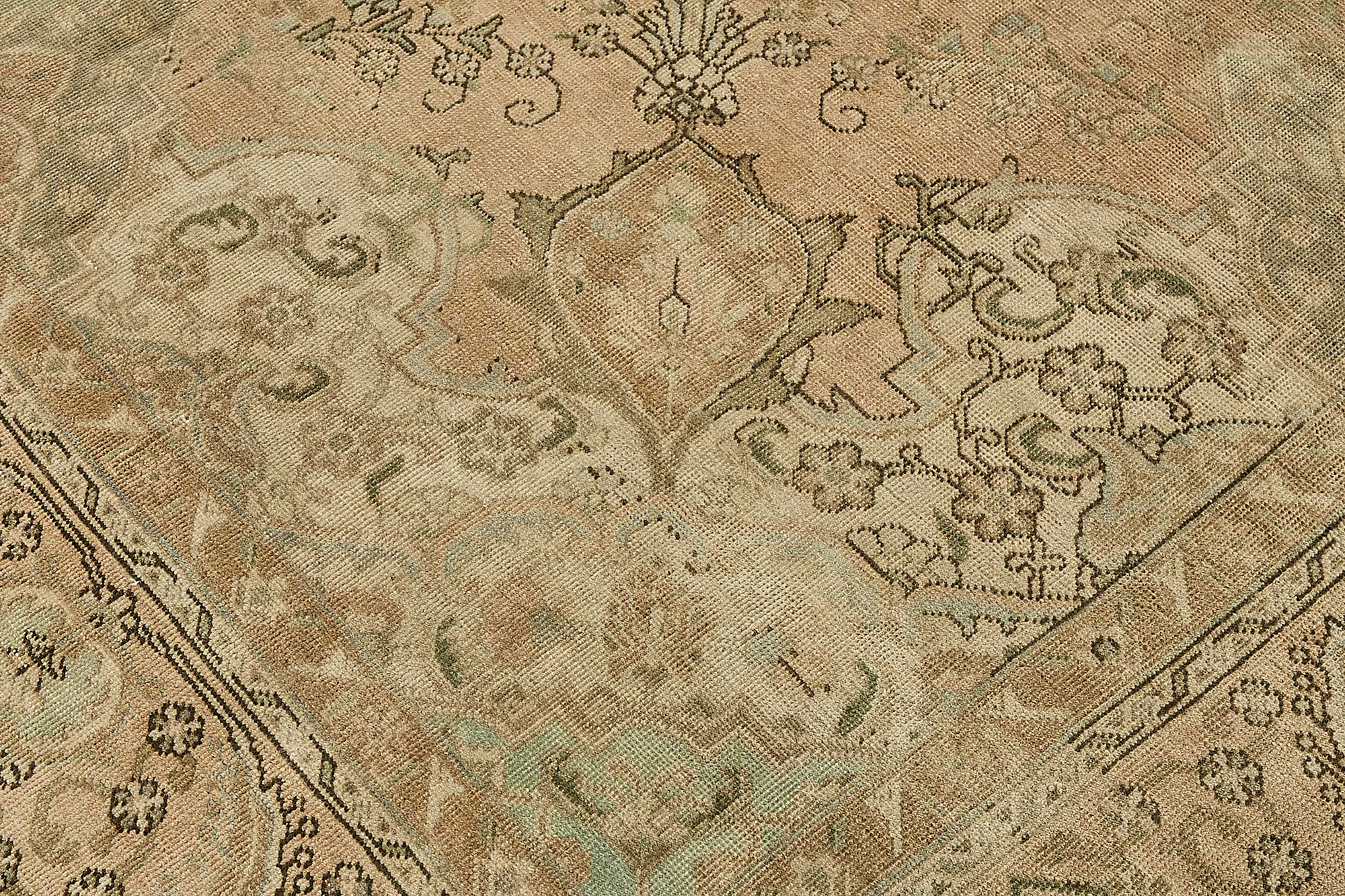 Alabaster Persian — 2.88 x 3.86
