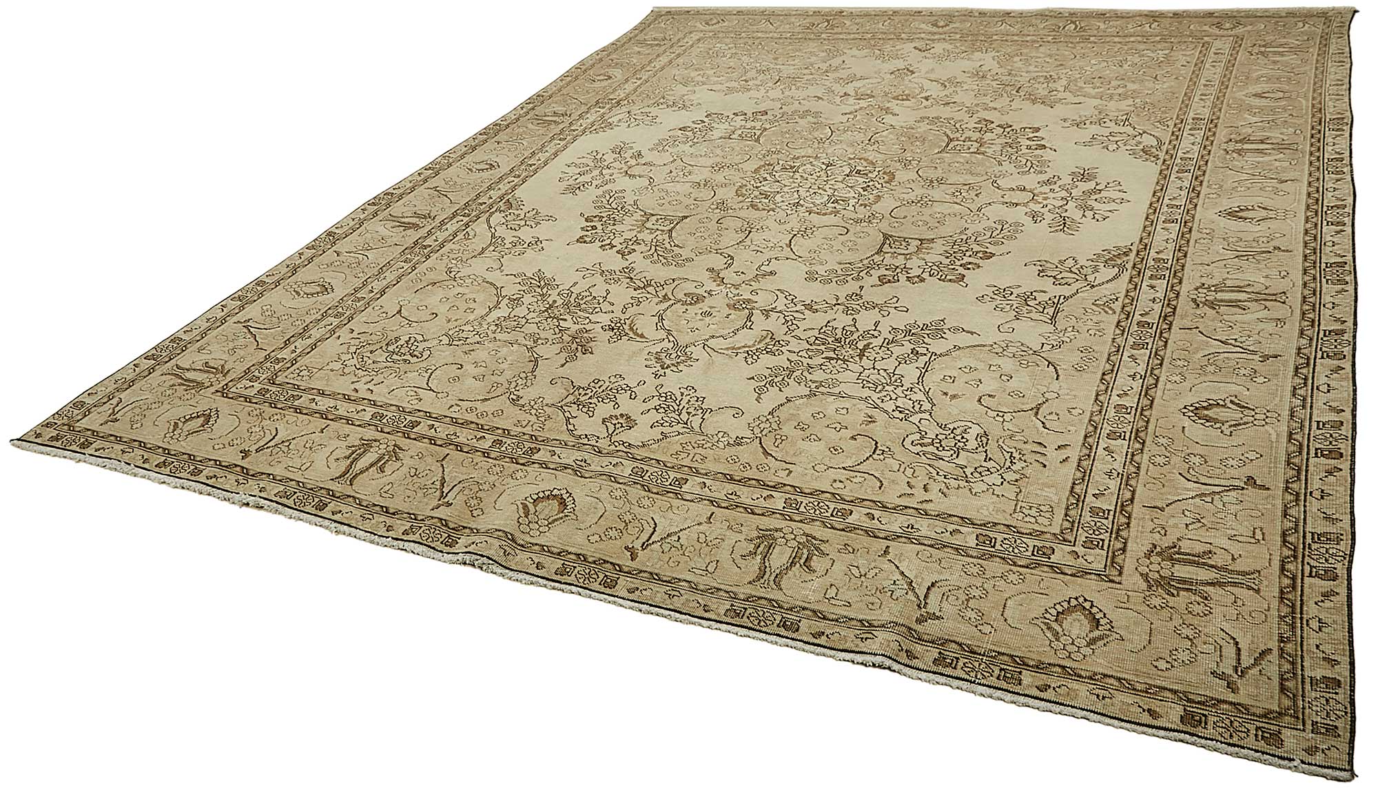Pearl Persian — 2.91 x 3.85