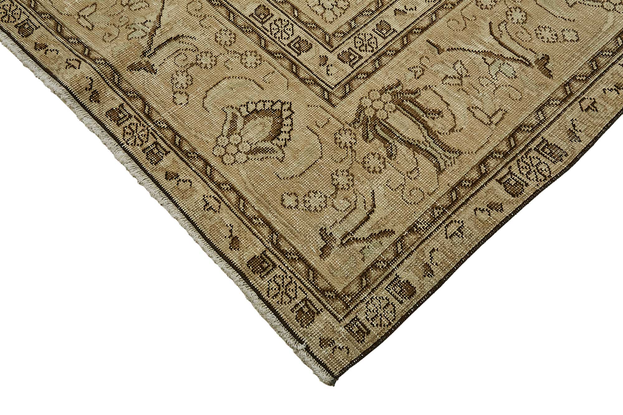 Pearl Persian — 2.91 x 3.85