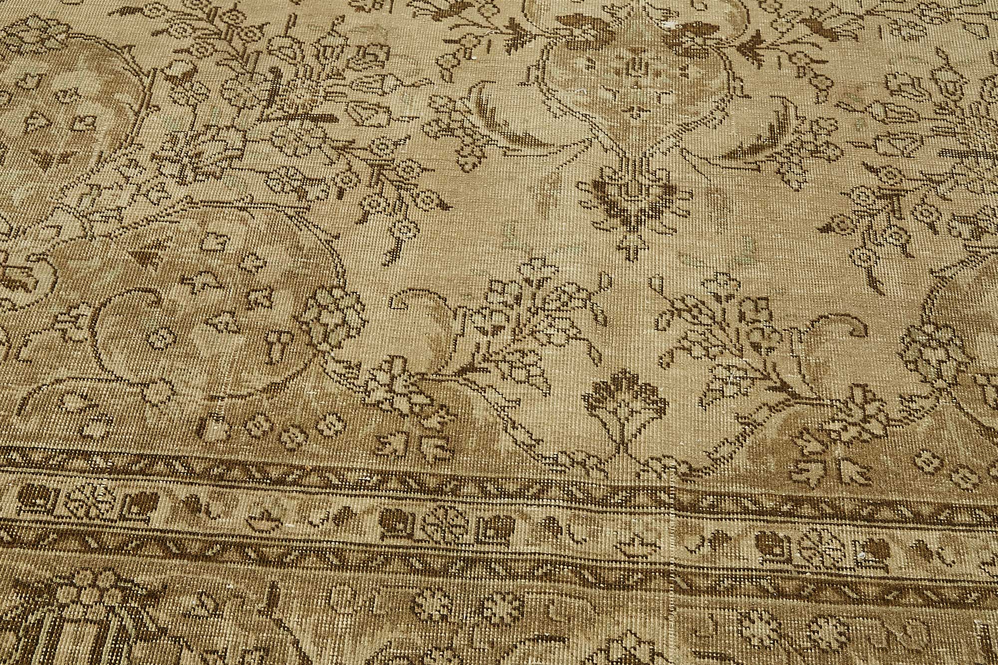 Pearl Persian — 2.91 x 3.85