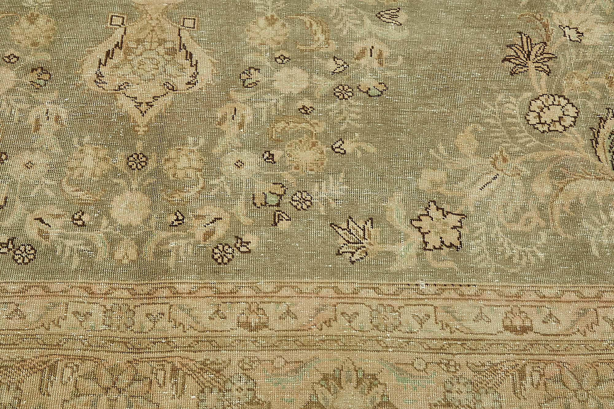 Alabaster Persian — 2.96 x 3.78