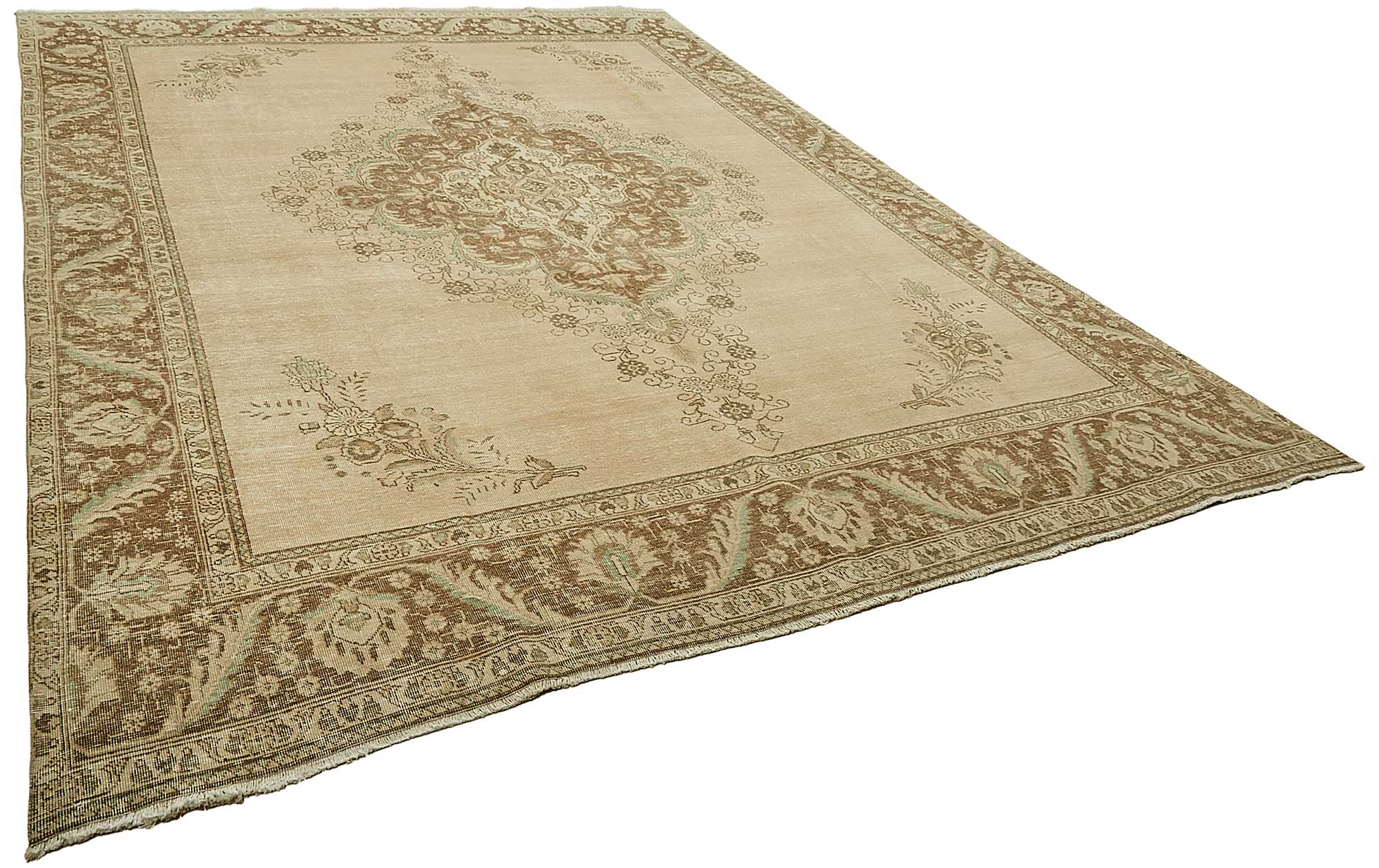 Ivory Persian — 2.83 x 3.85