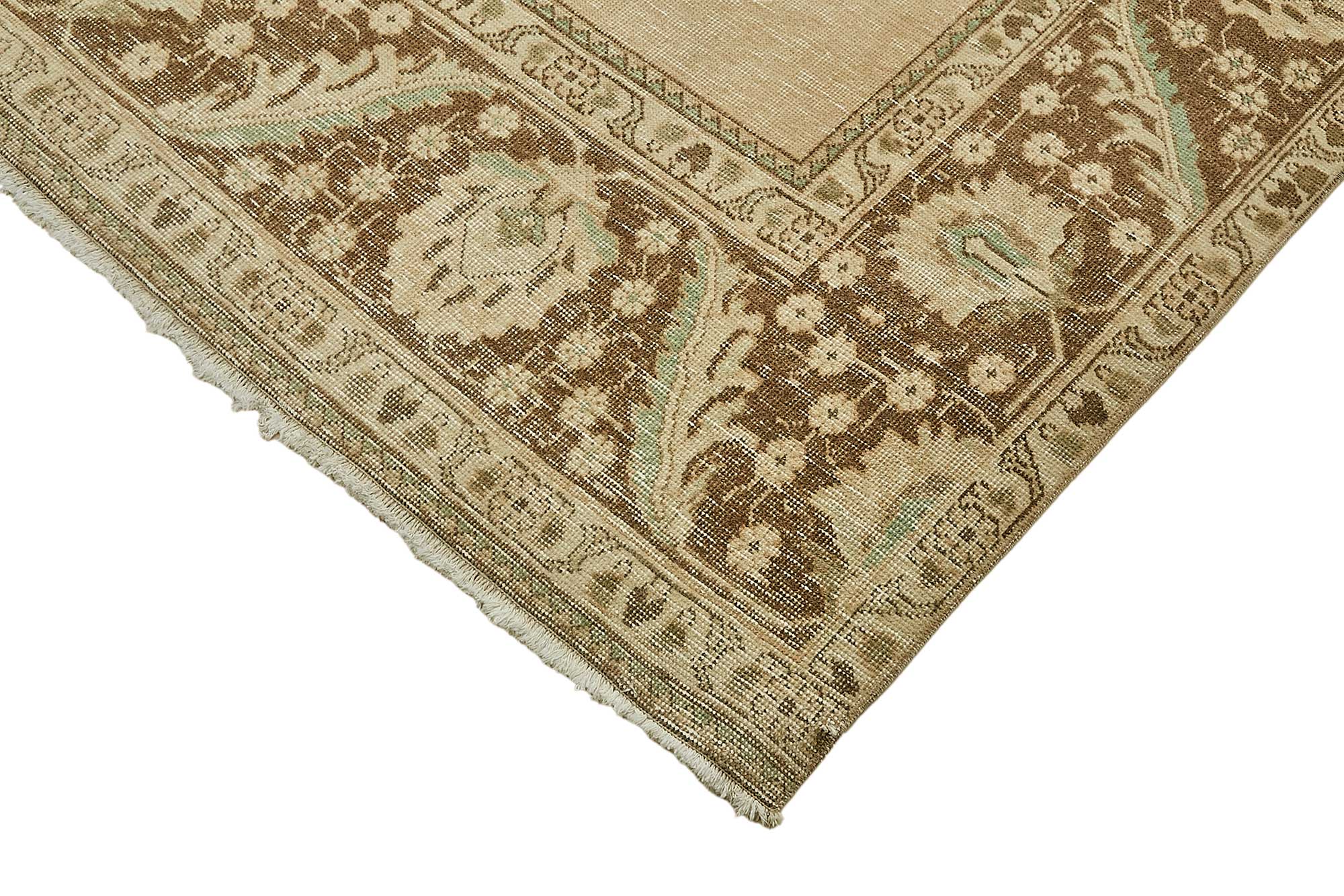 Ivory Persian — 2.83 x 3.85