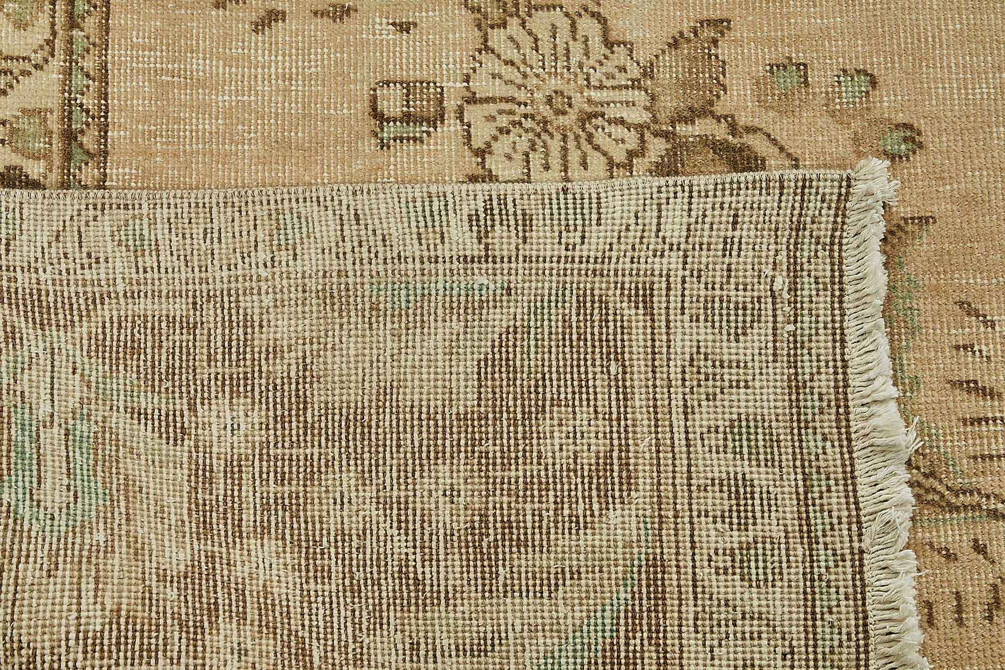 Ivory Persian — 2.83 x 3.85