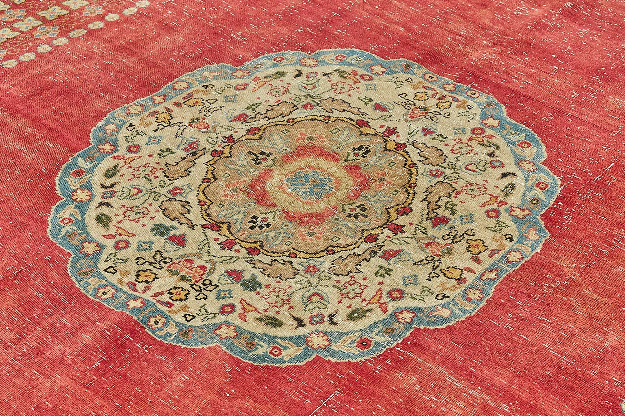 Alabaster Persian — 2.73 x 3.44
