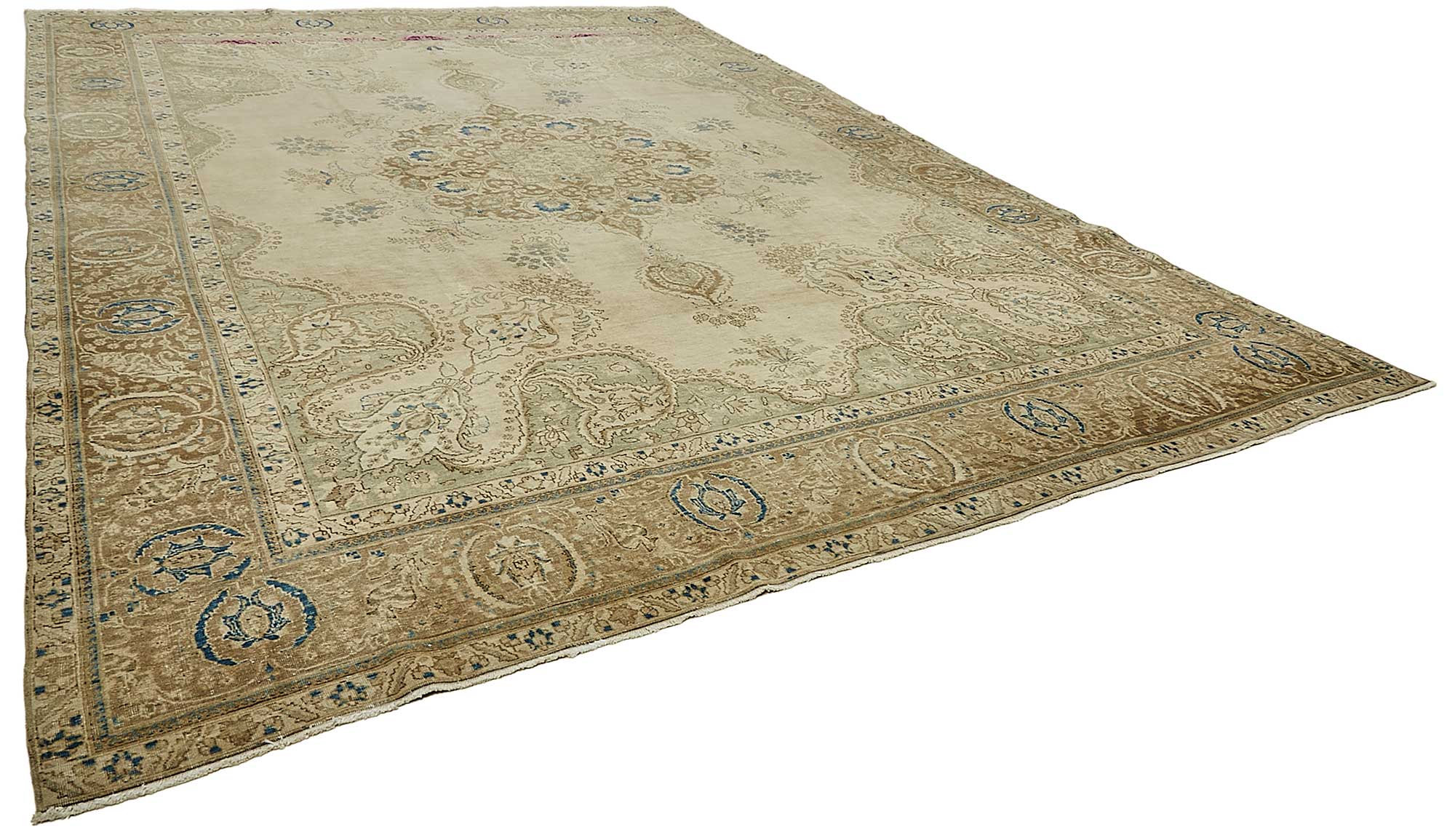 Bisque Persian — 3.73 x 5.21
