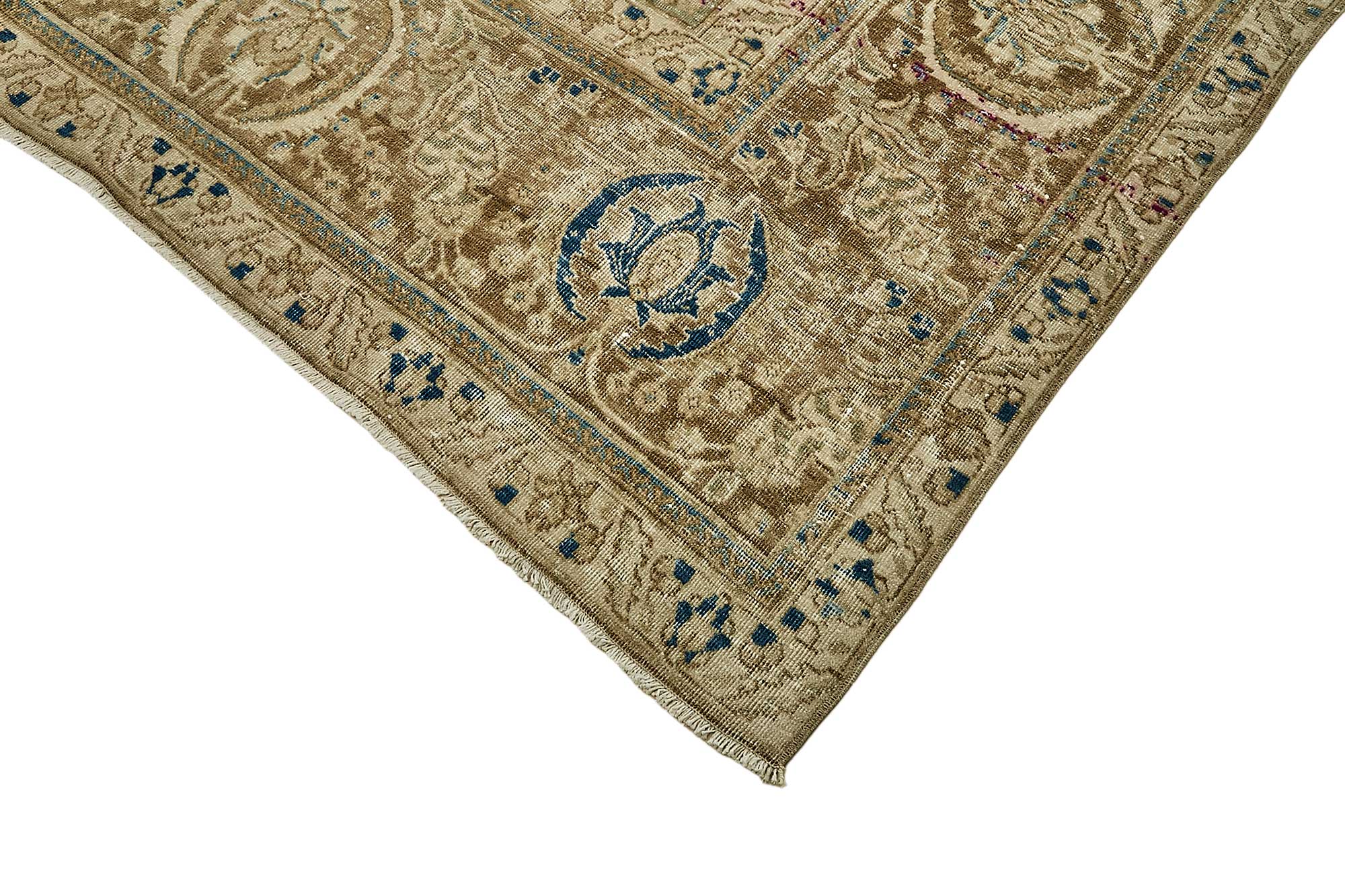 Bisque Persian — 3.73 x 5.21
