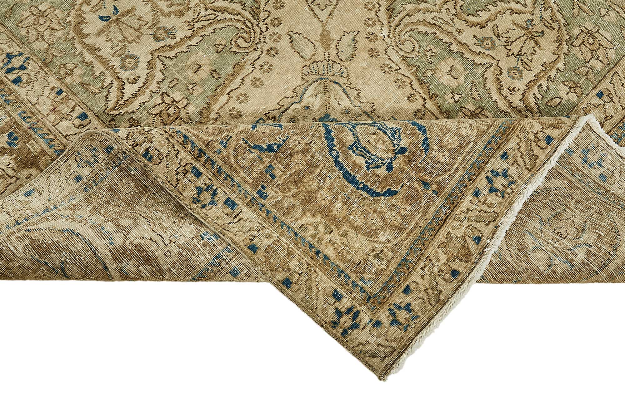 Bisque Persian — 3.73 x 5.21