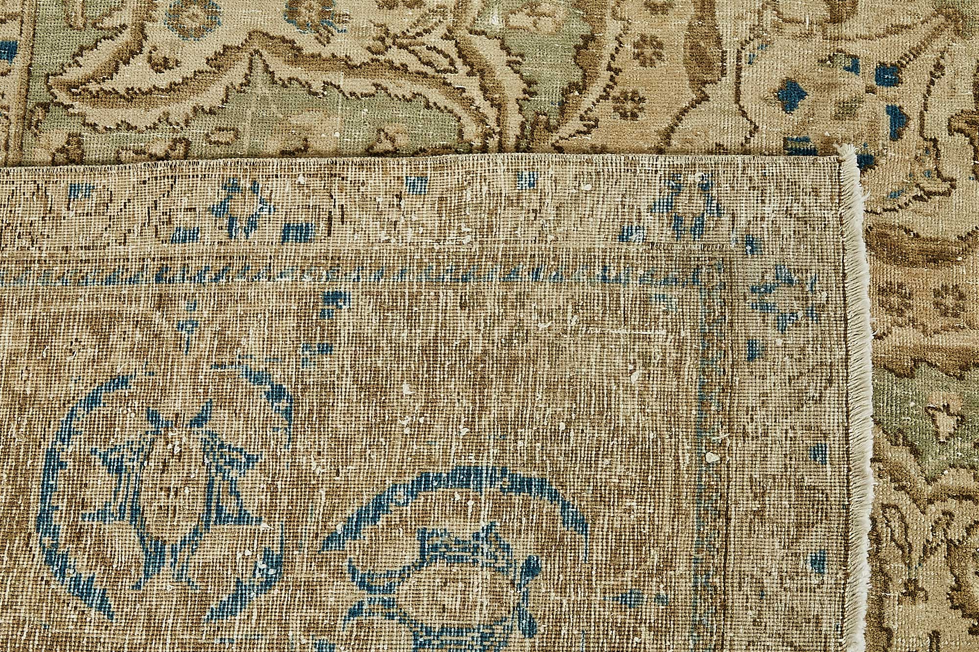 Bisque Persian — 3.73 x 5.21