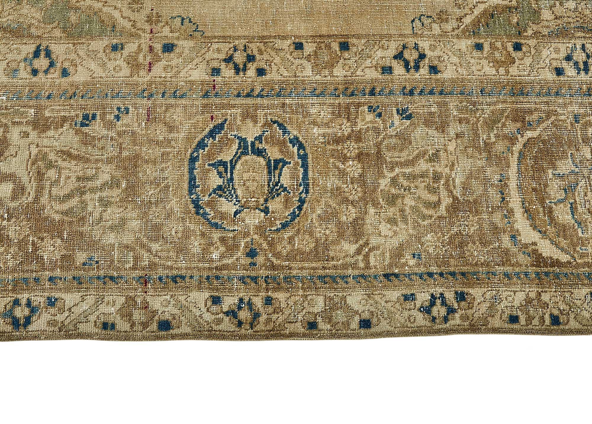 Bisque Persian — 3.73 x 5.21