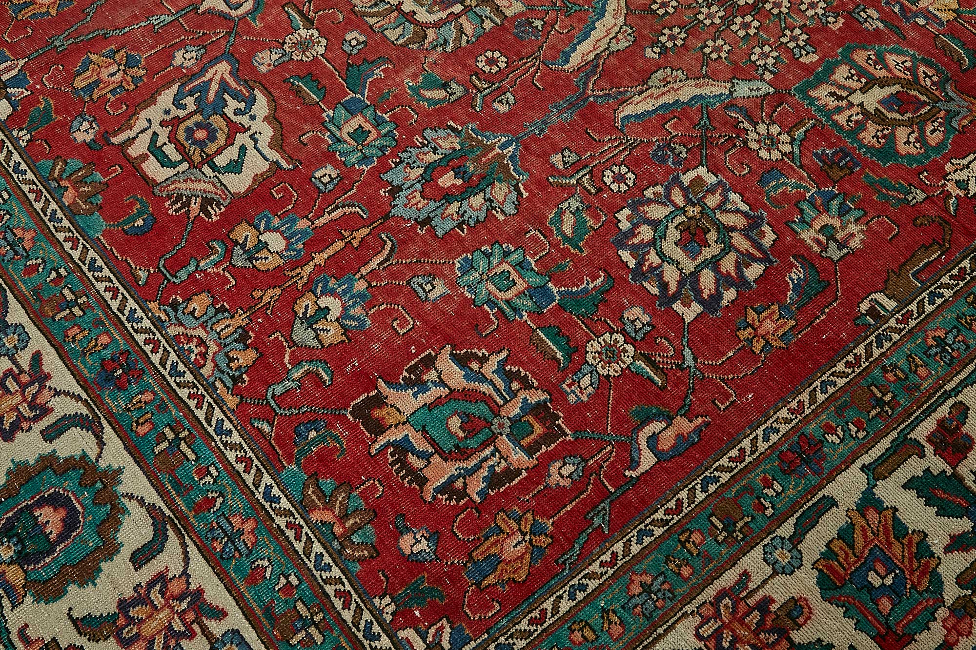 Carmine Persian — 2.80 x 3.86