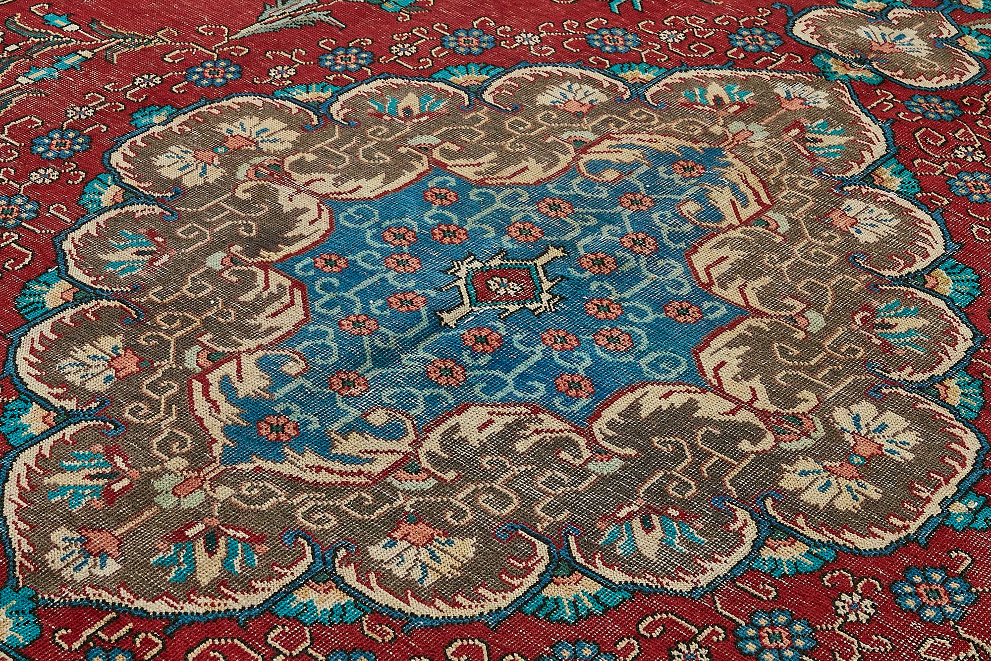 Vermillion Persian — 3.03 x 3.92