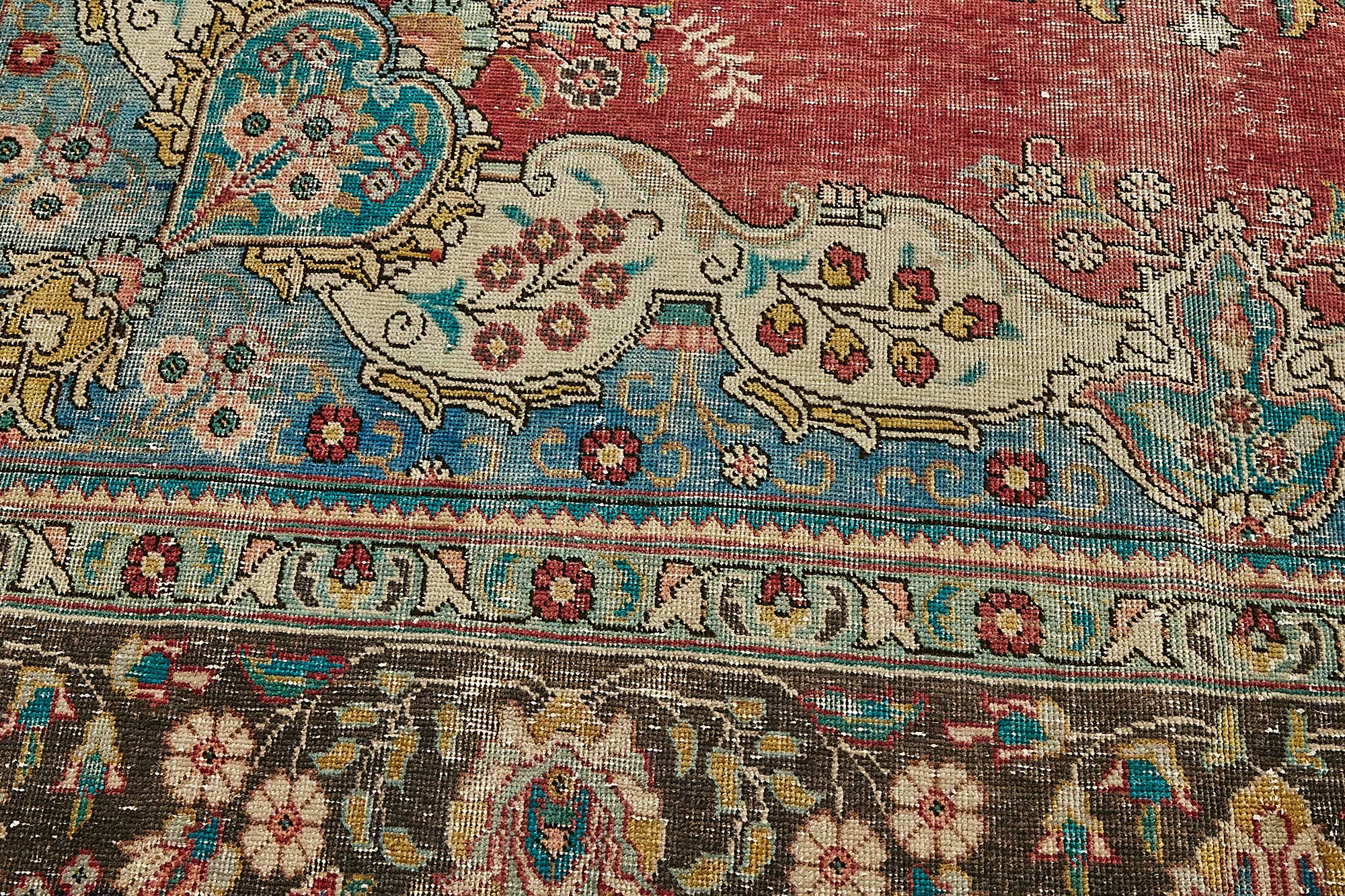 Bisque Persian — 2.93 x 3.87