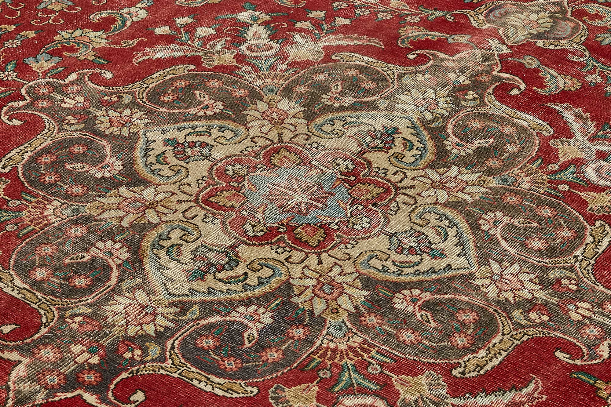Ivory Persian — 2.88 x 3.96