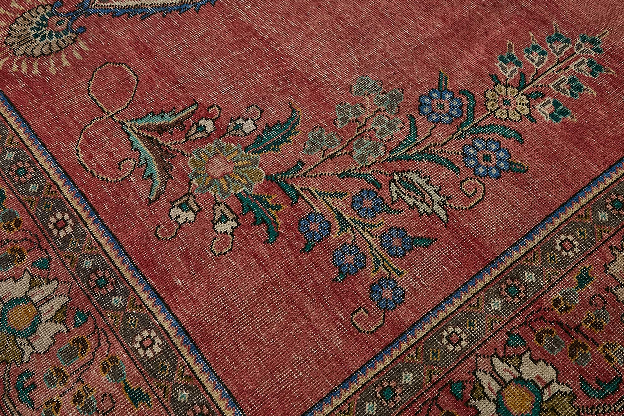 Crimson Persian — 2.90 x 3.80