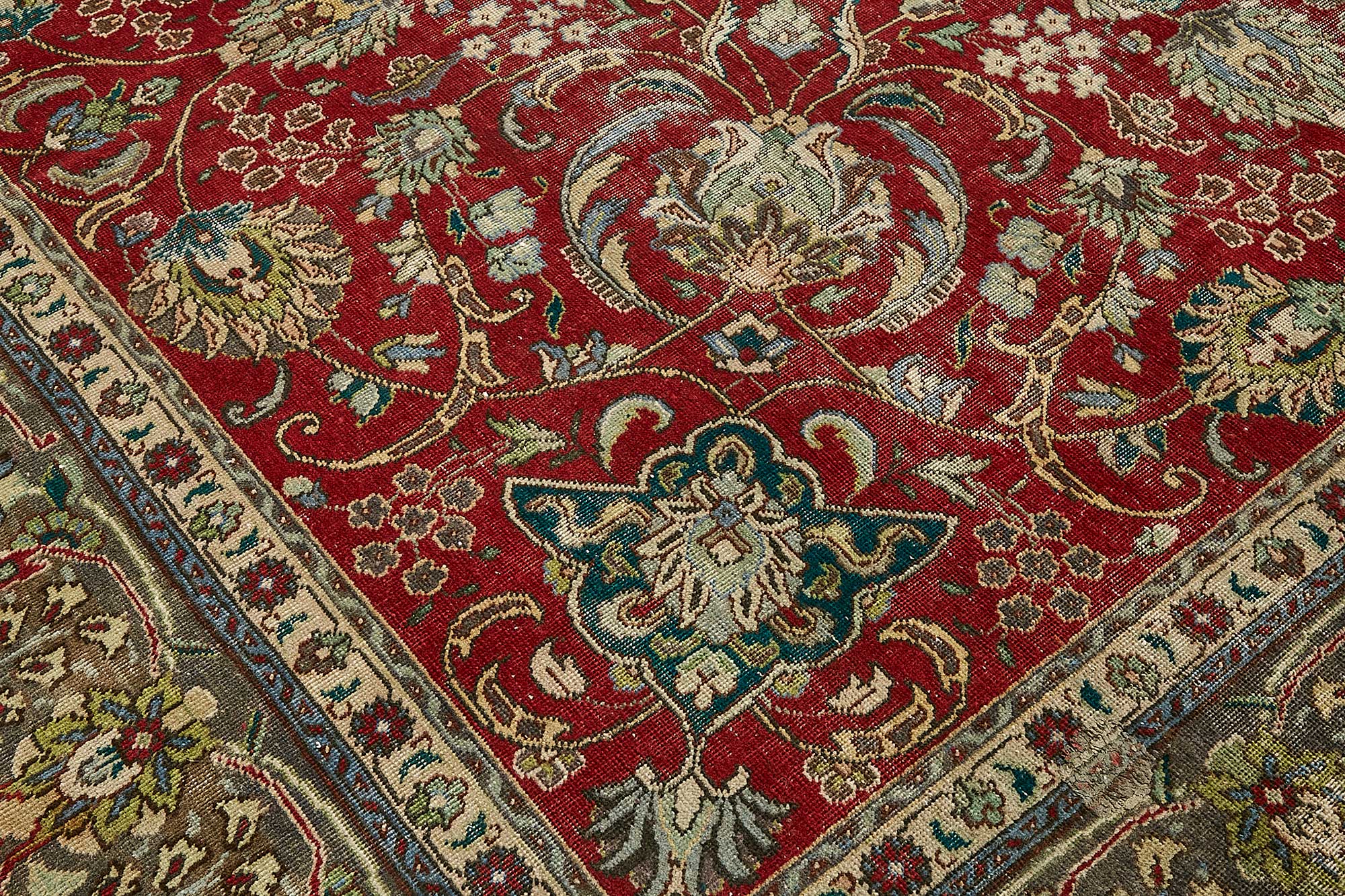 Carmine Persian — 2.92 x 3.87