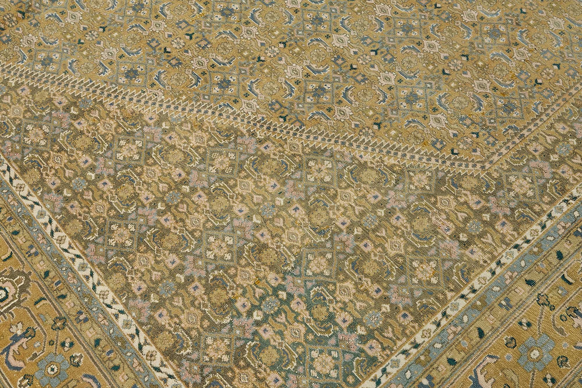 Beige Persian Antique — 2.98 x 3.90