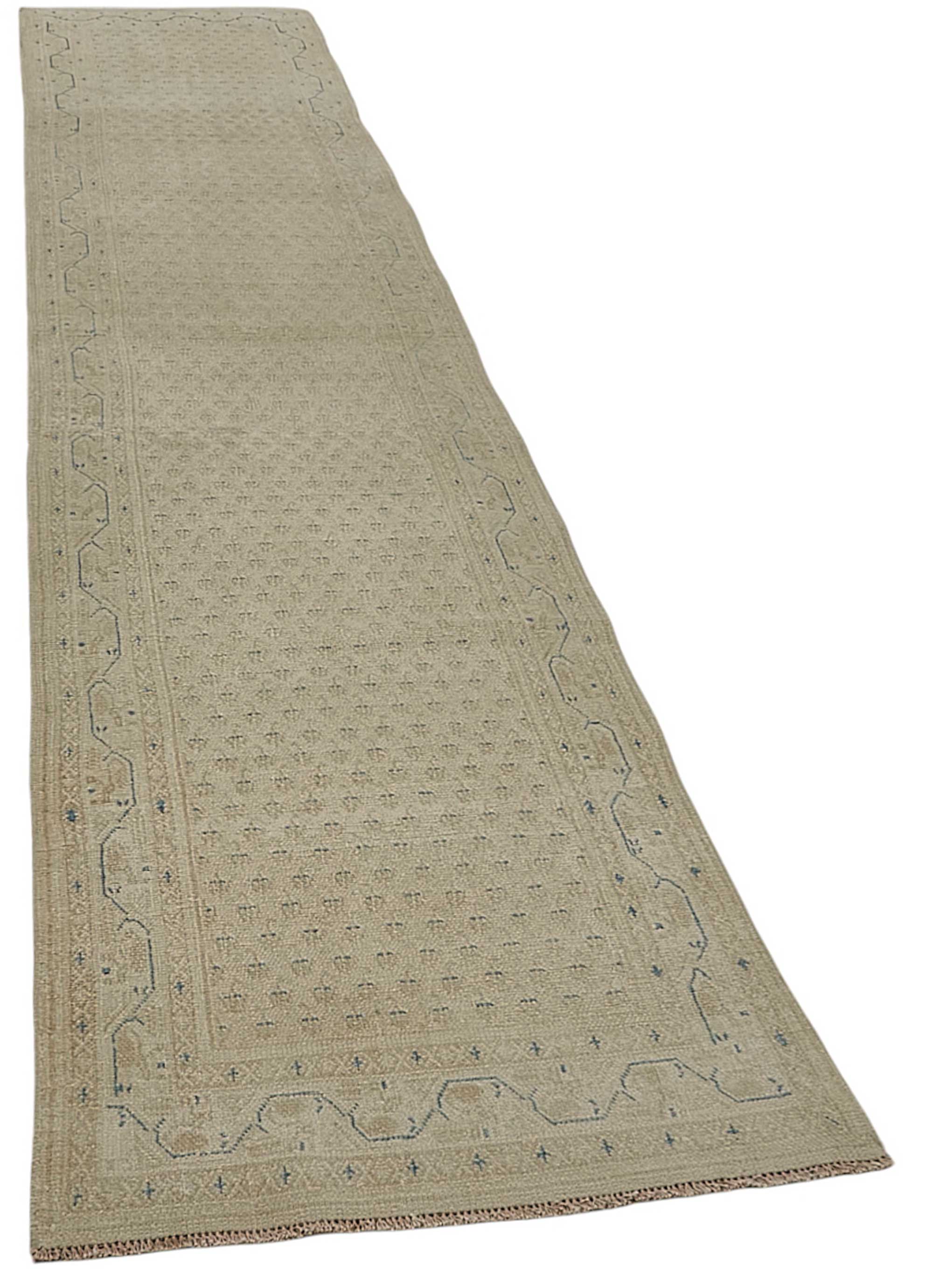 Beige Persian Antique — 0.81 x 3.92