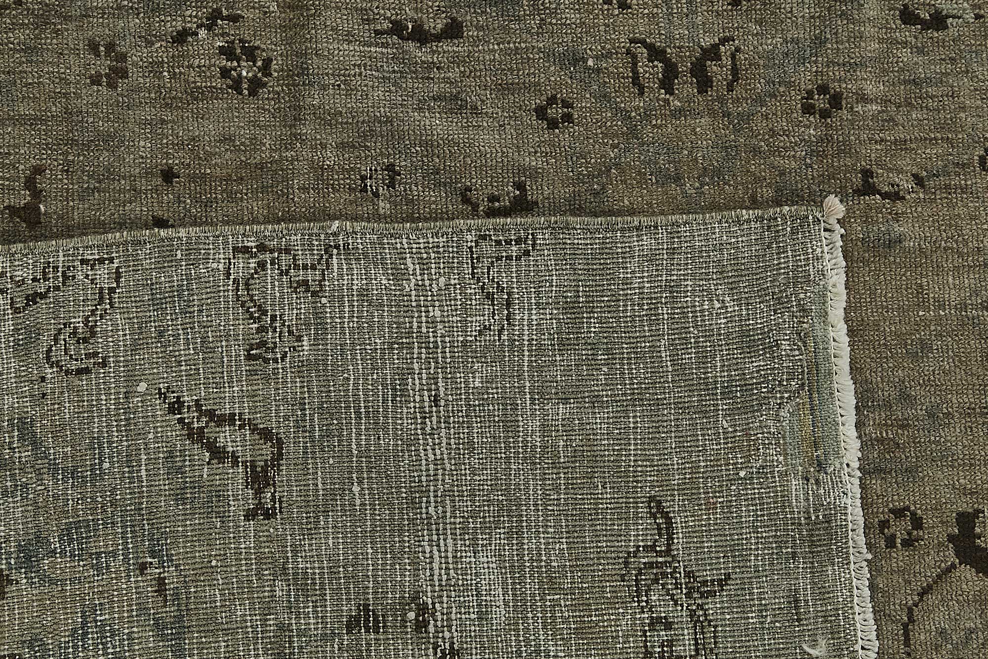 Beige Persian Antique — 2.64 x 3.34