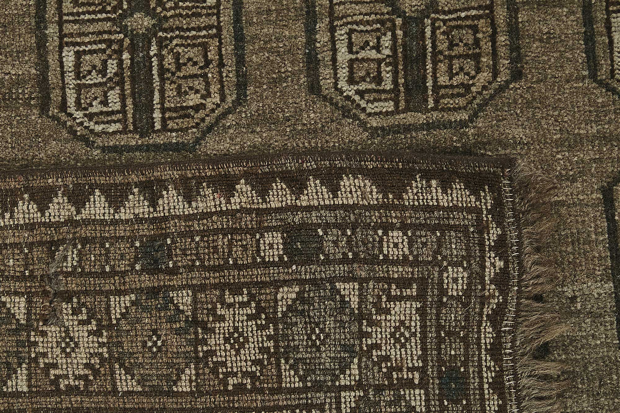 Beige Persian Antique — 0.93 x 1.25
