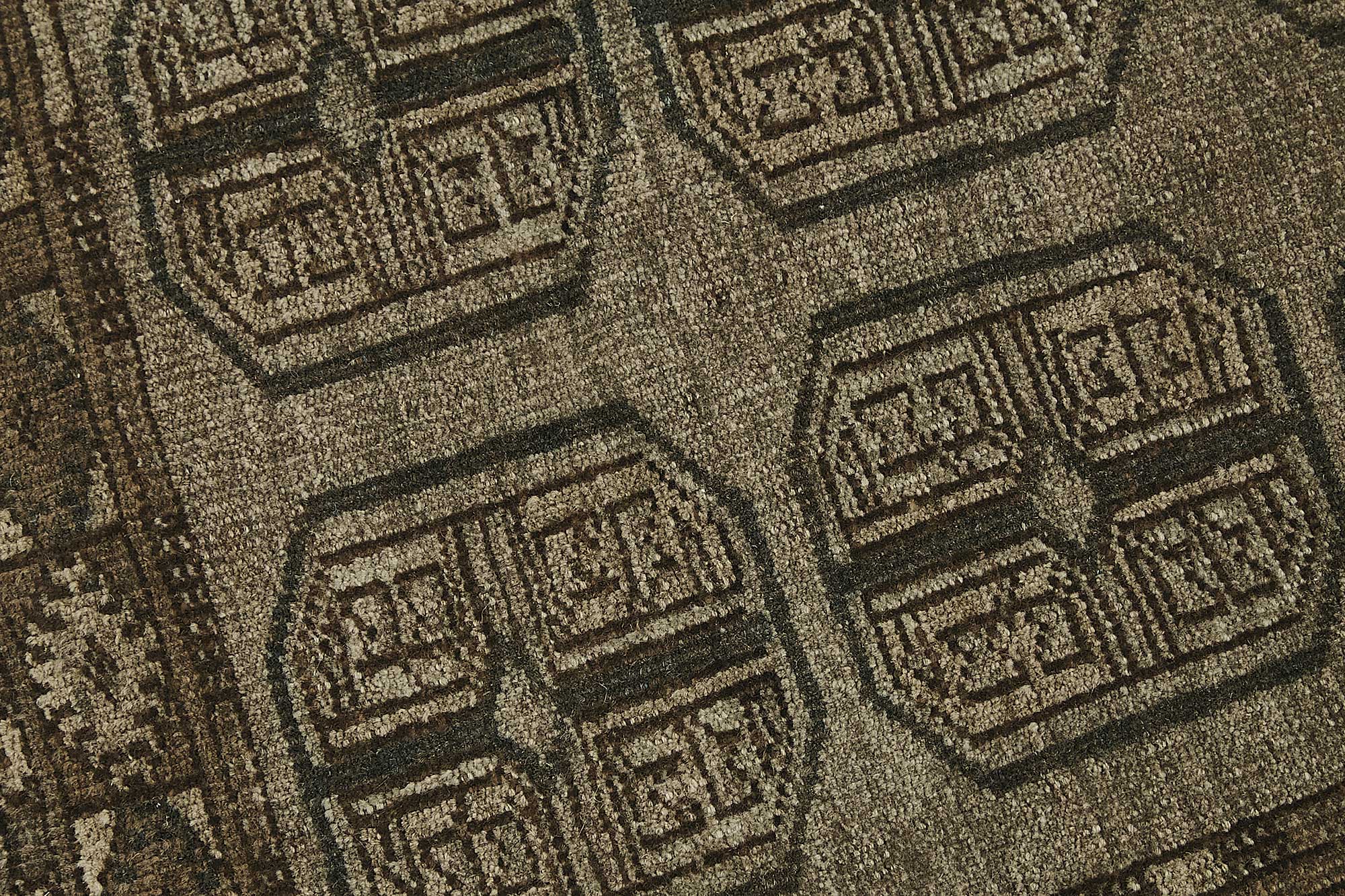 Beige Persian Antique — 0.93 x 1.25