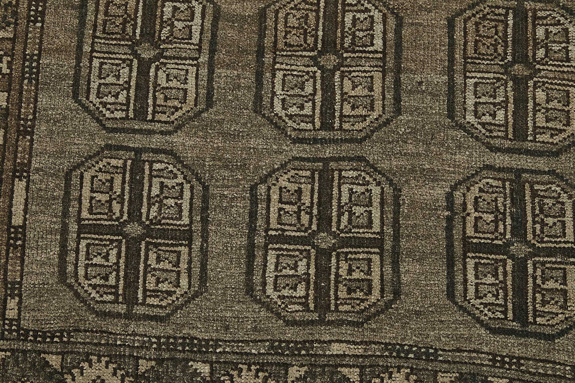 Beige Persian Antique — 0.93 x 1.25