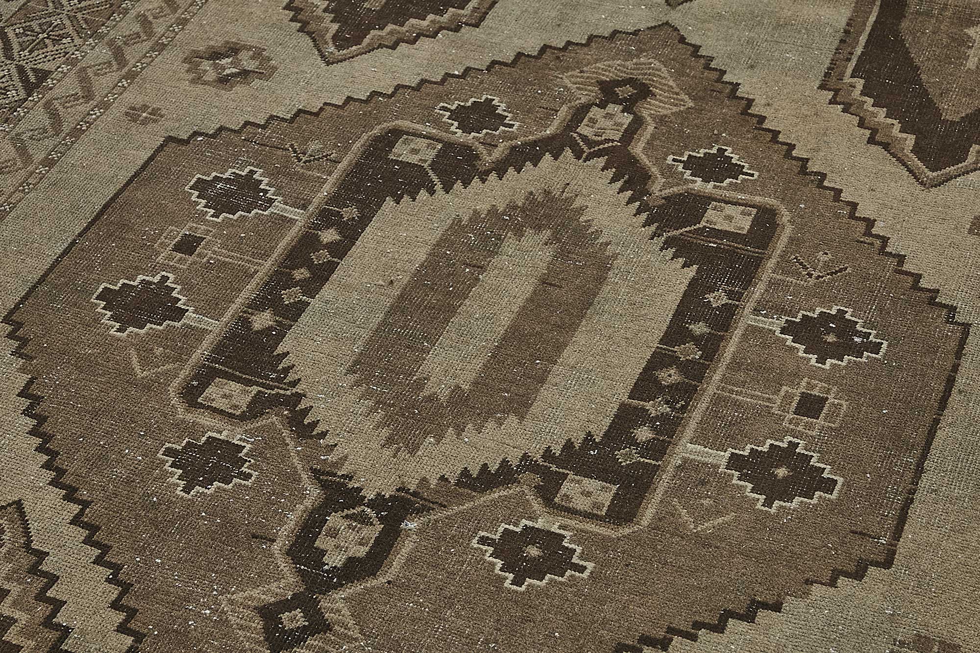 Beige Persian Antique — 1.63 x 3.87