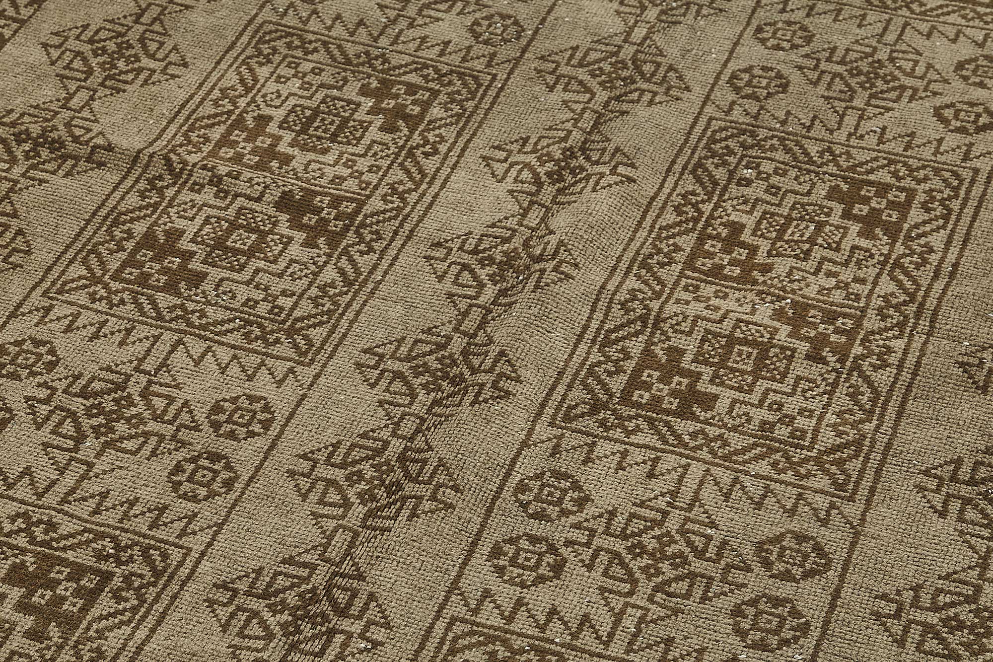 Beige Persian Antique — 1.90 x 2.96