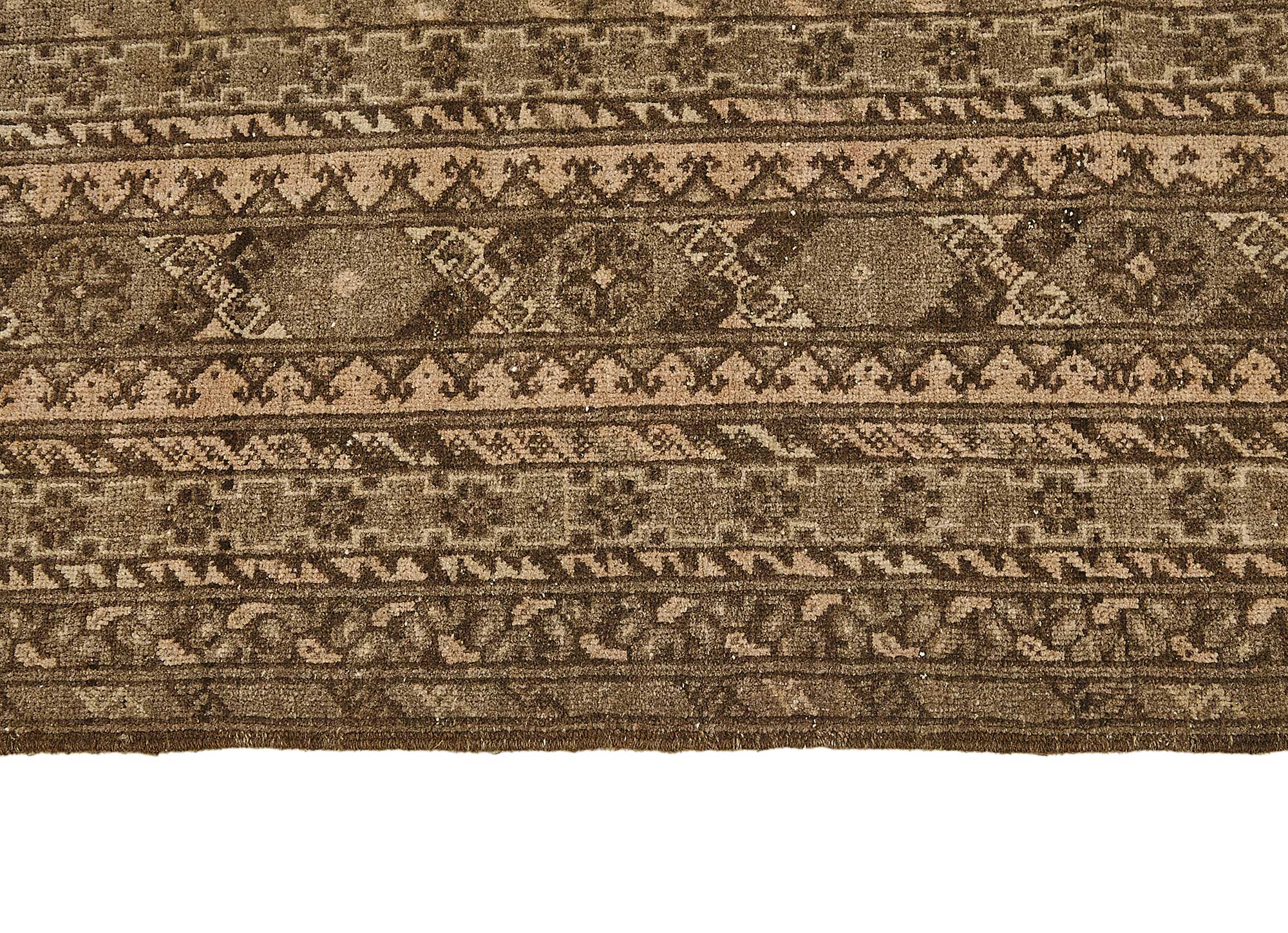Bisque Persian — 2.00 x 2.64