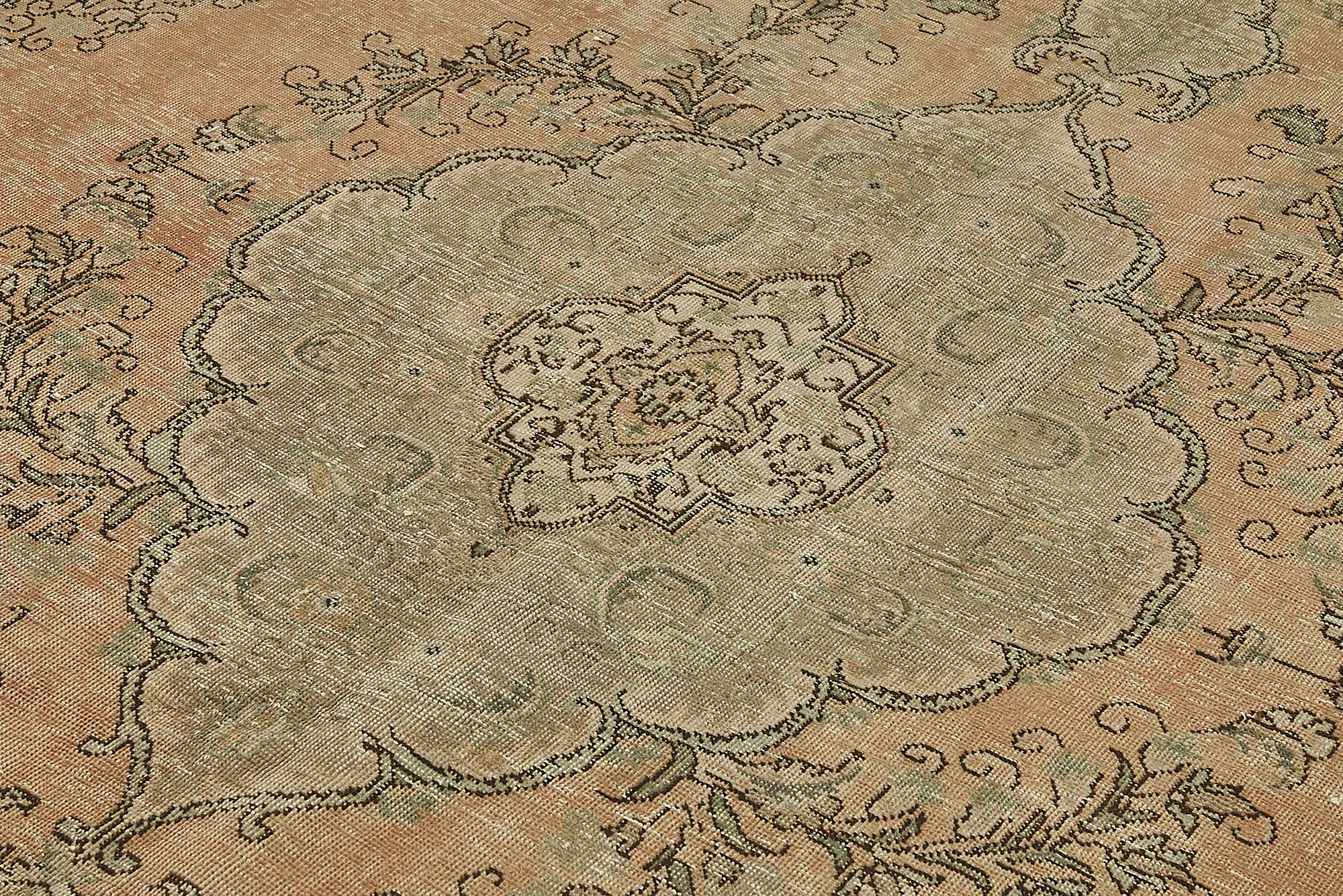 Ivory Persian — 2.92 x 3.81