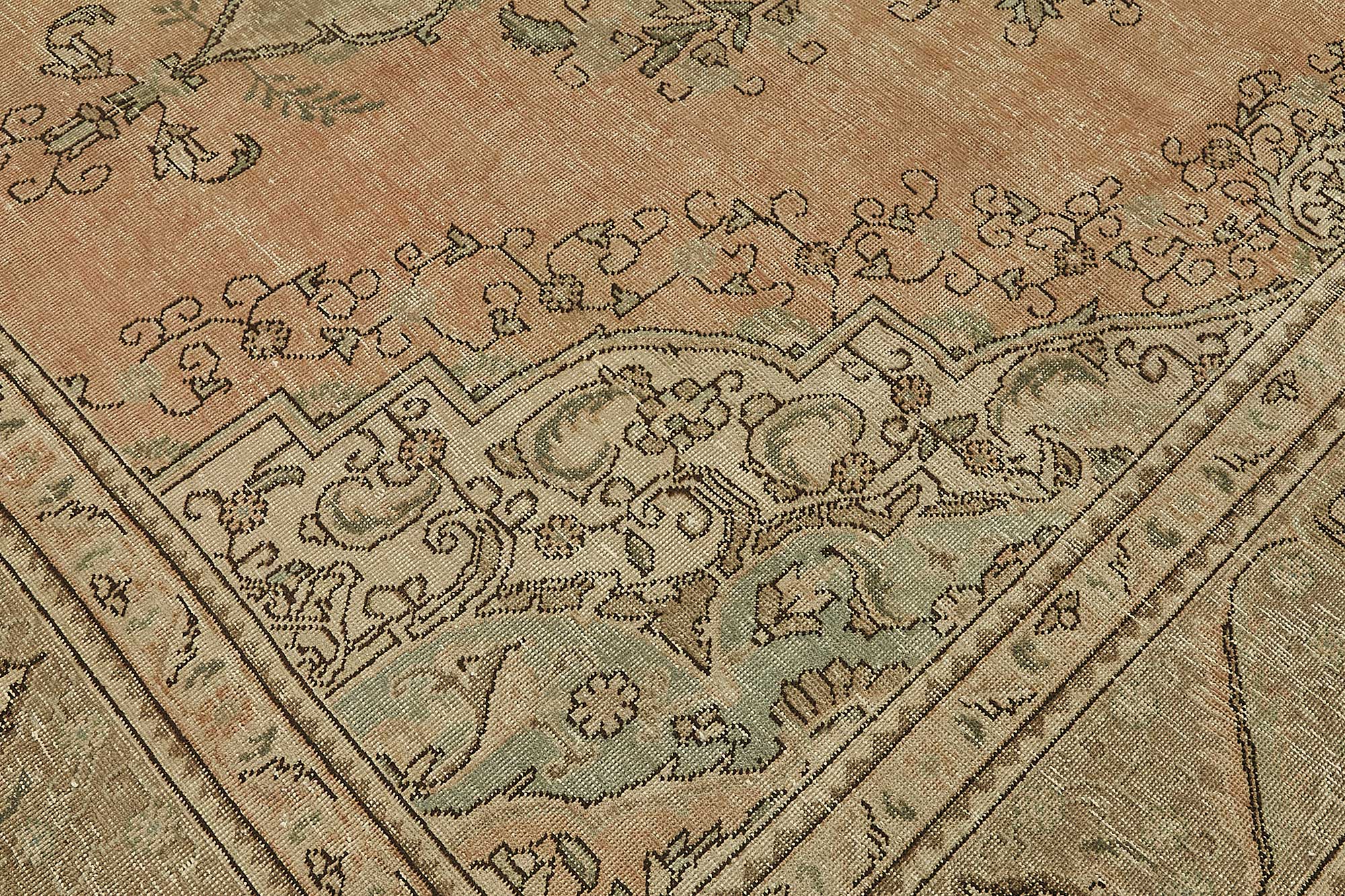 Ivory Persian — 2.92 x 3.81