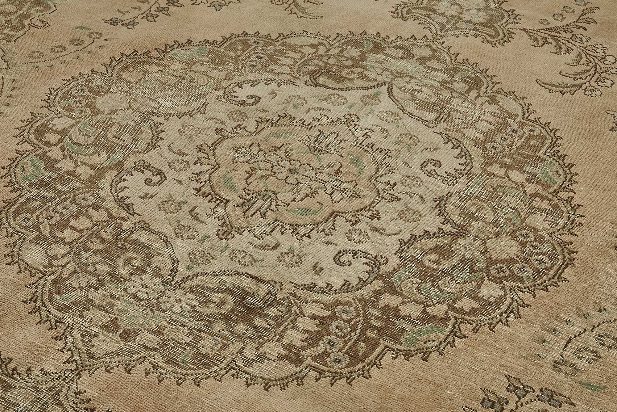 Pearl Persian — 2.91 x 3.78