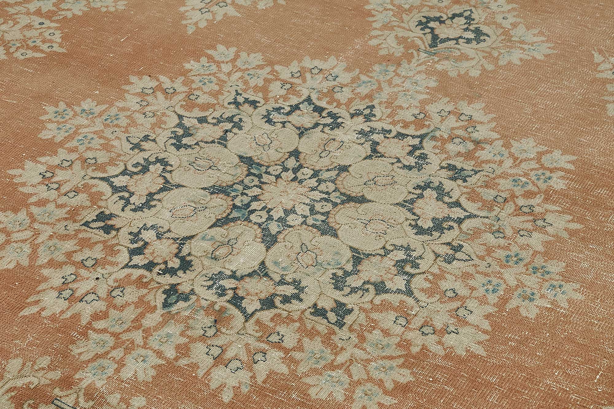 Bisque Persian — 2.98 x 4.06