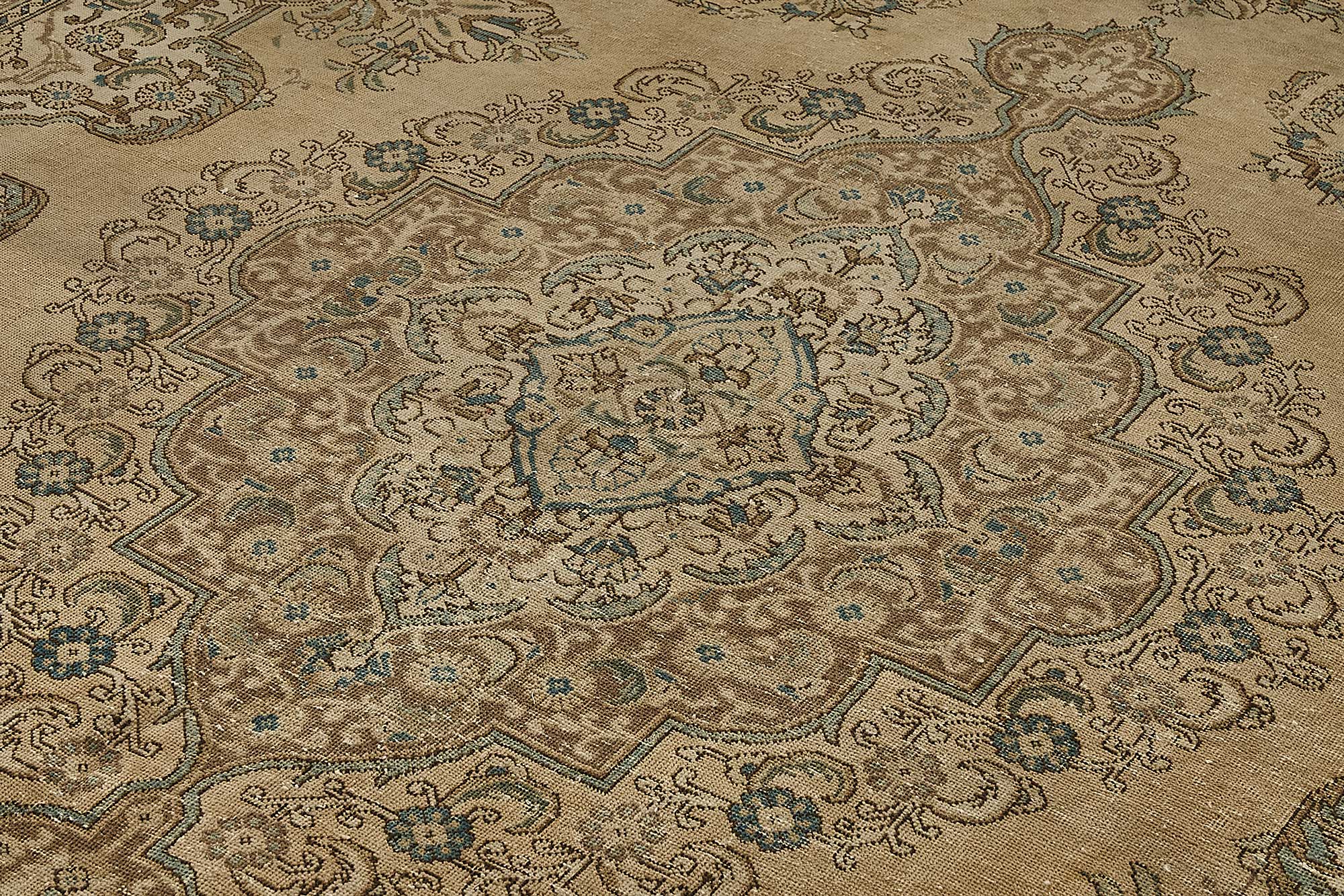 Wheat Persian — 2.96 x 3.85