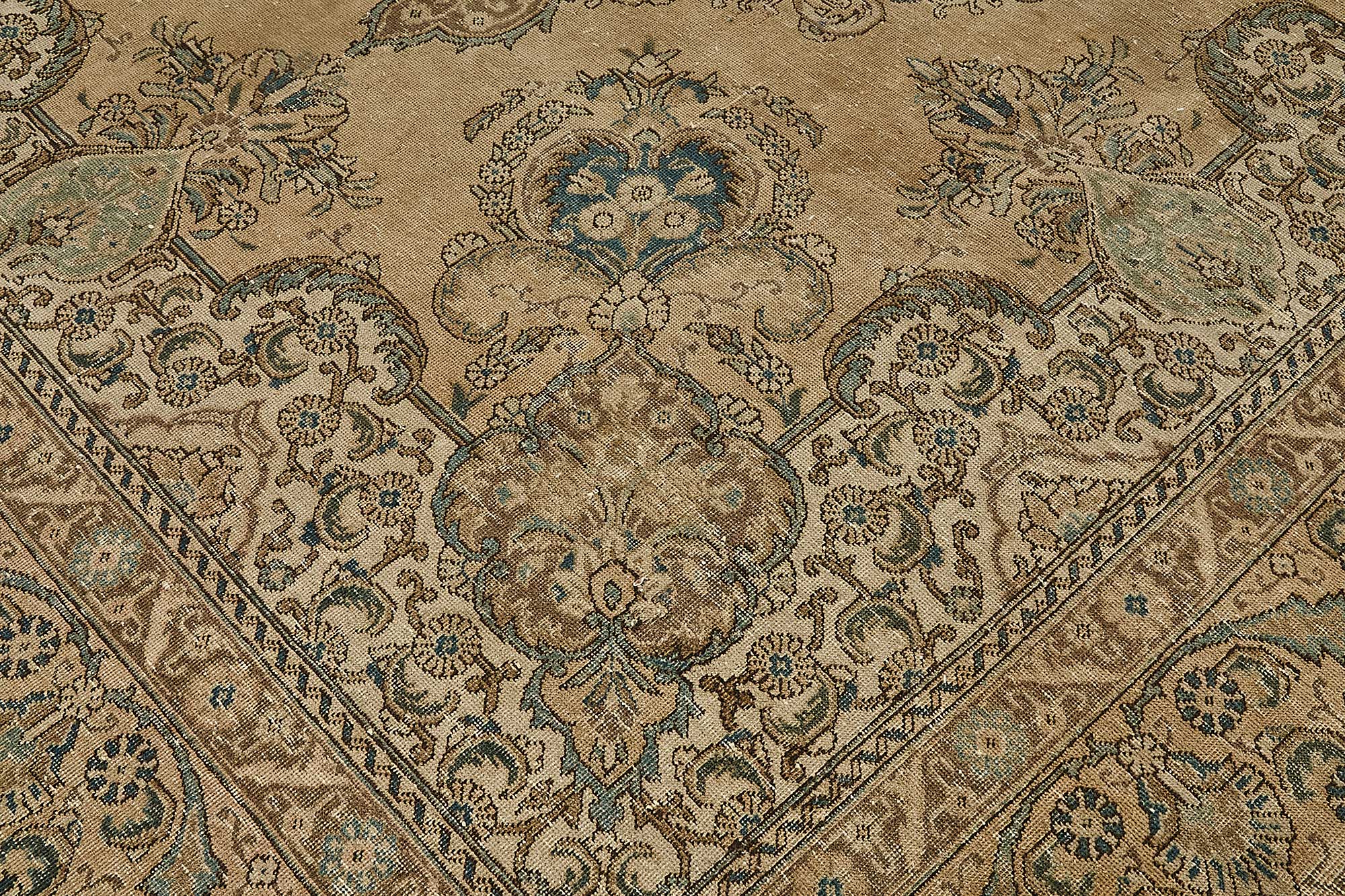 Wheat Persian — 2.96 x 3.85