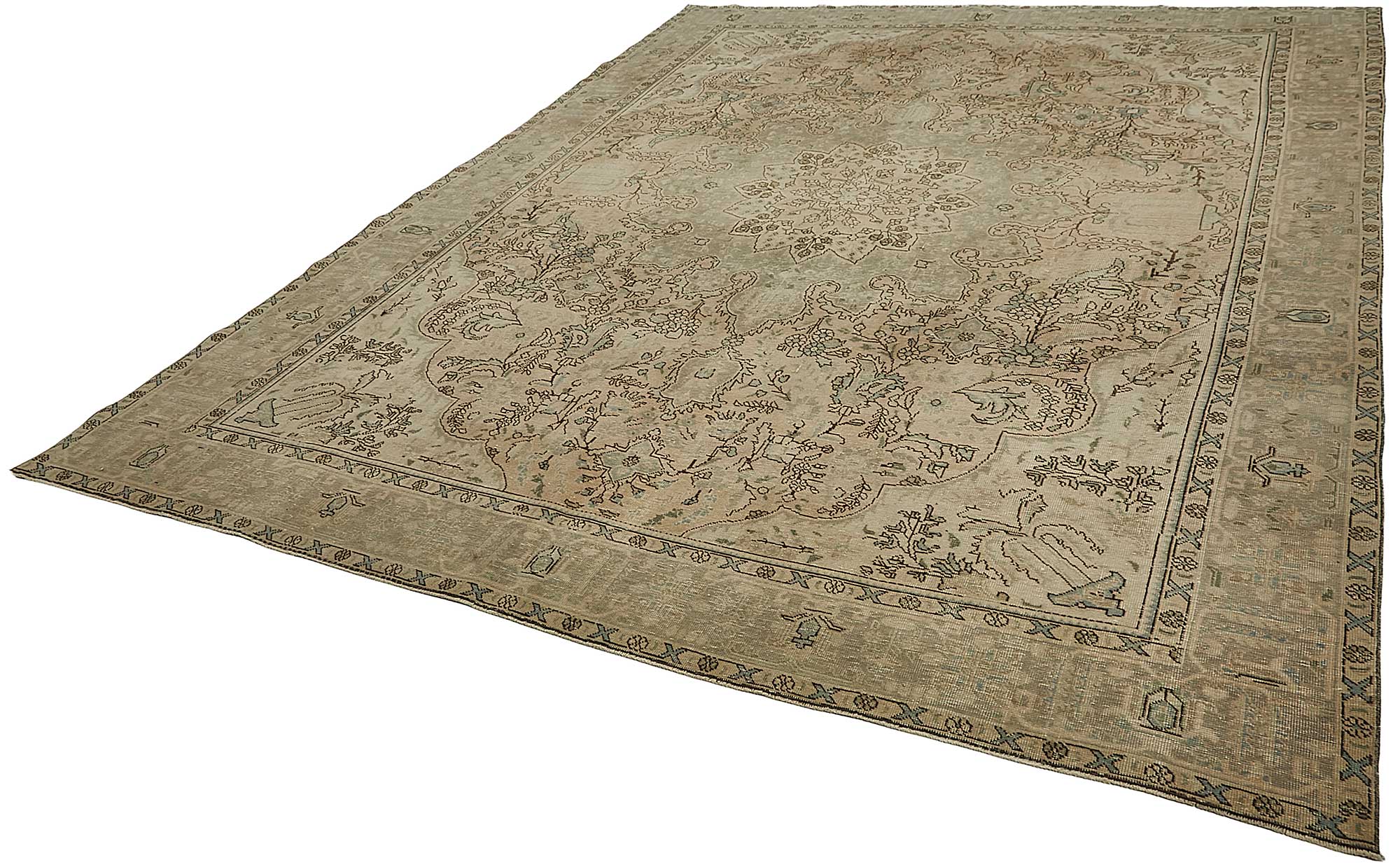 Ivory Persian — 2.89 x 3.81