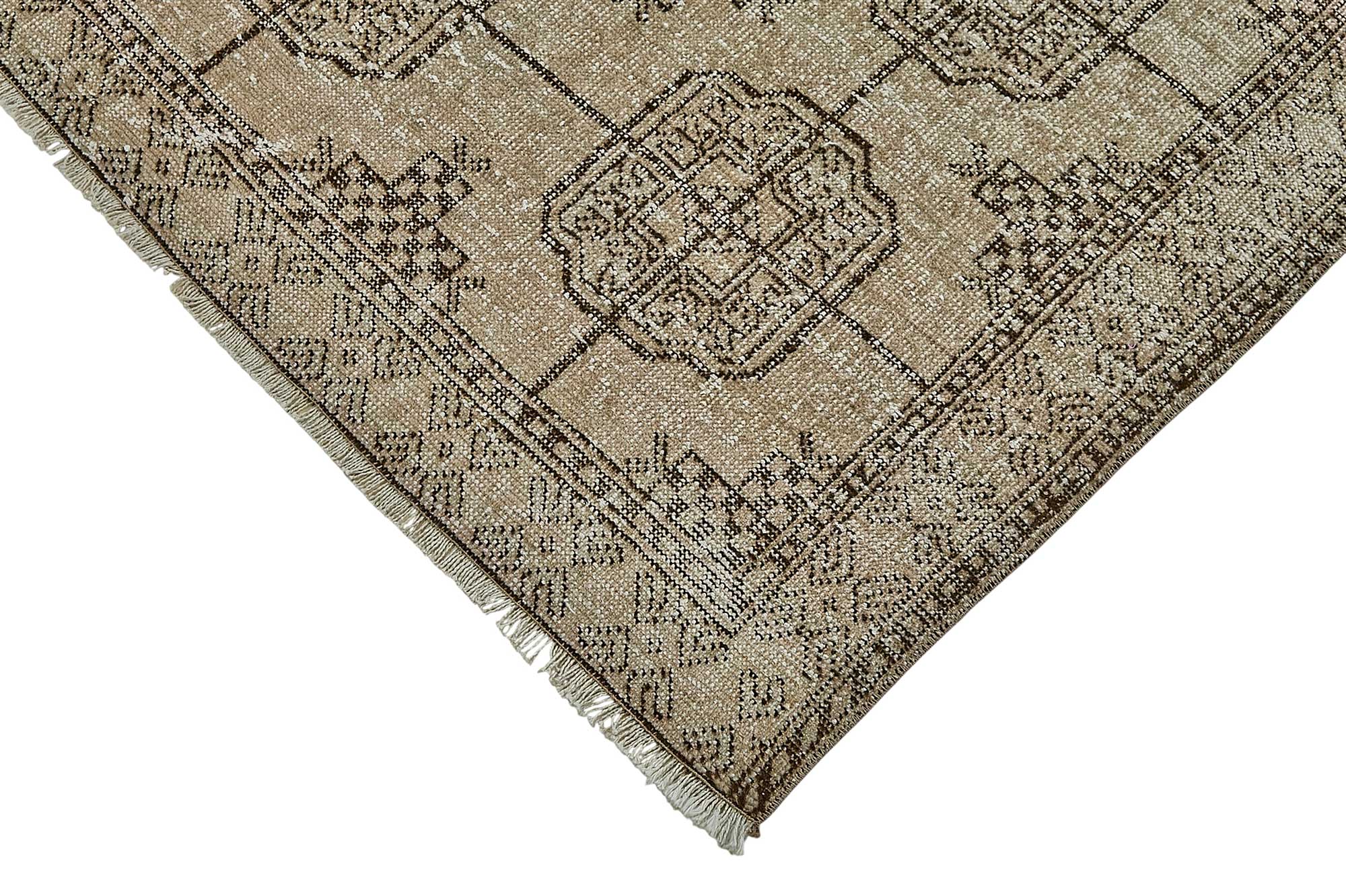 Champagne Persian — 1.24 x 1.83