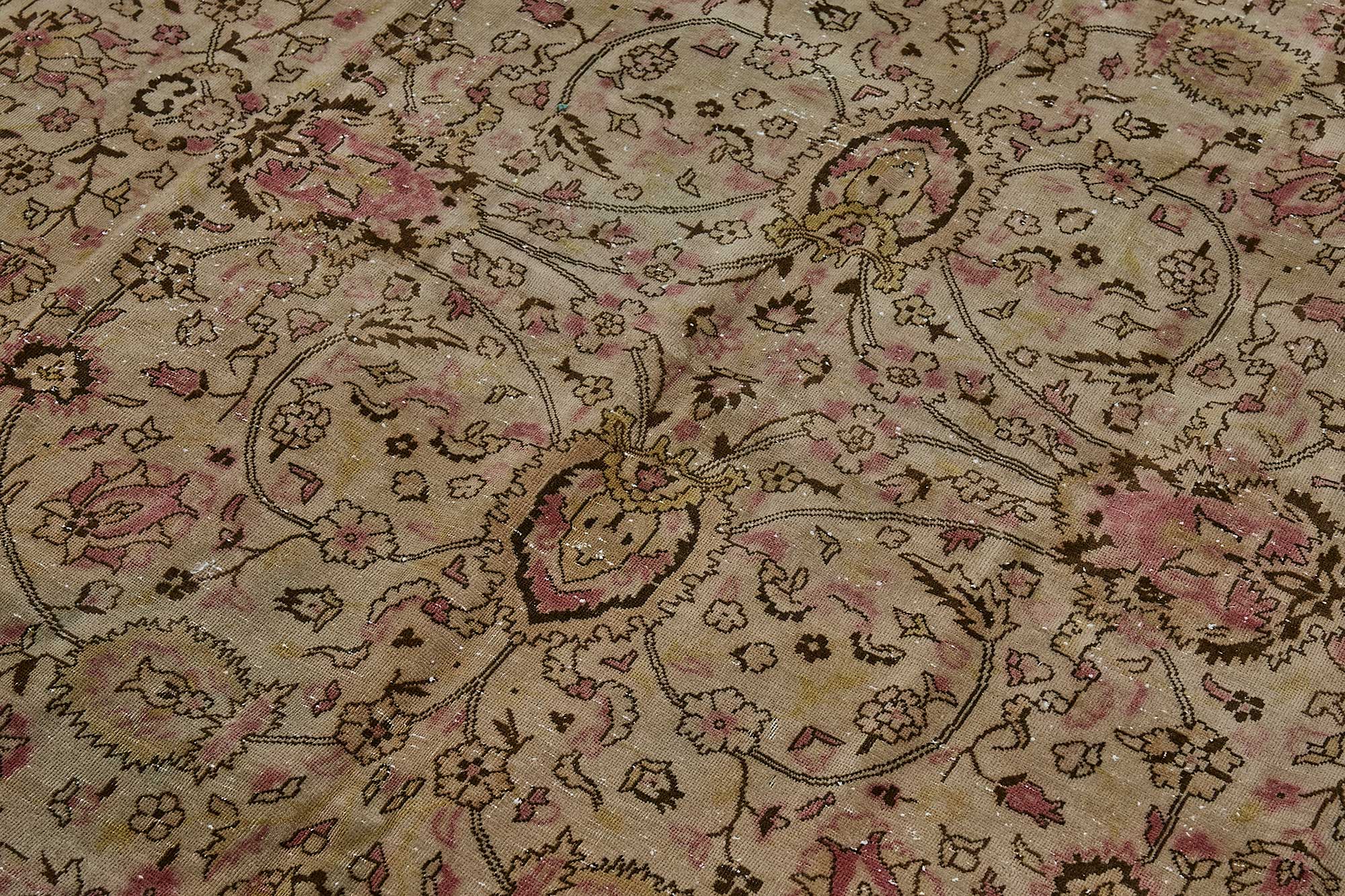 Alabaster Persian — 1.98 x 3.00