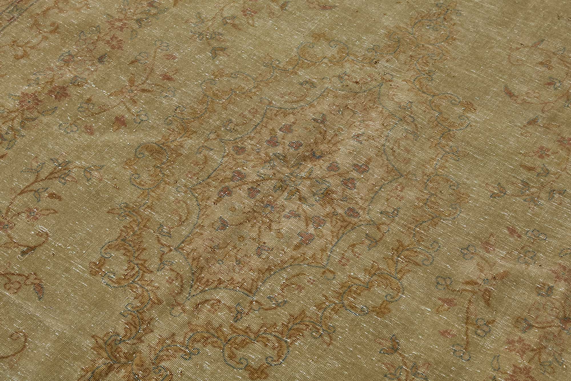 Bisque Persian — 1.68 x 2.63