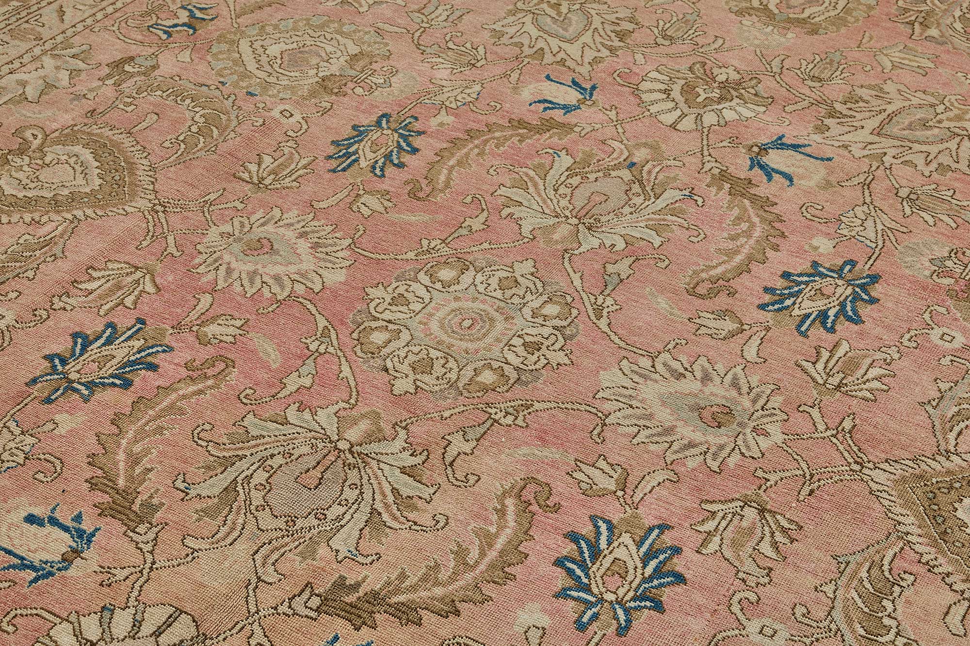 Alabaster Persian — 2.94 x 3.90