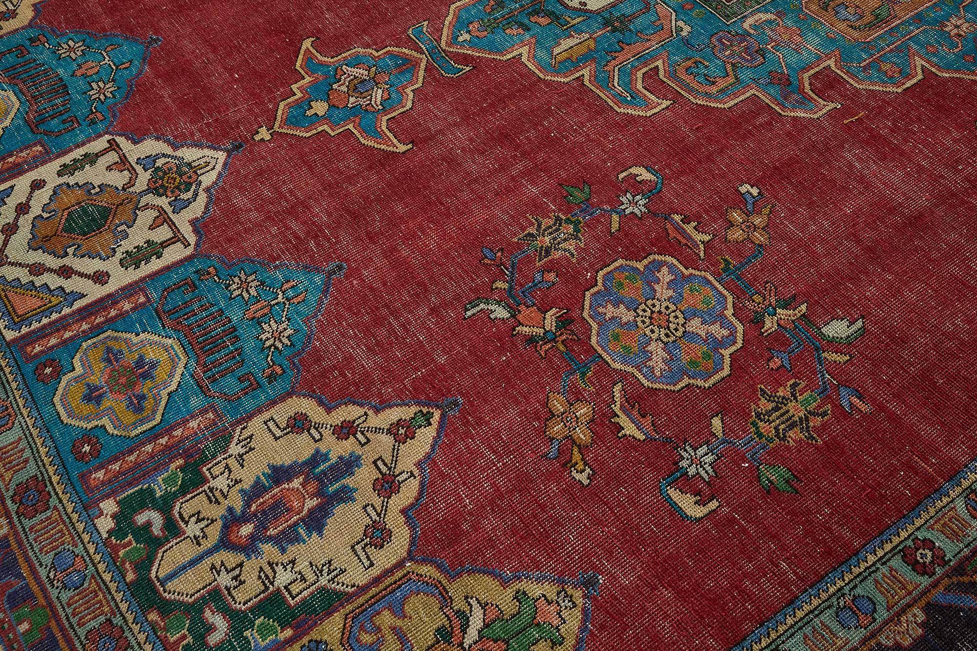Scarlet Persian — 2.90 x 3.93