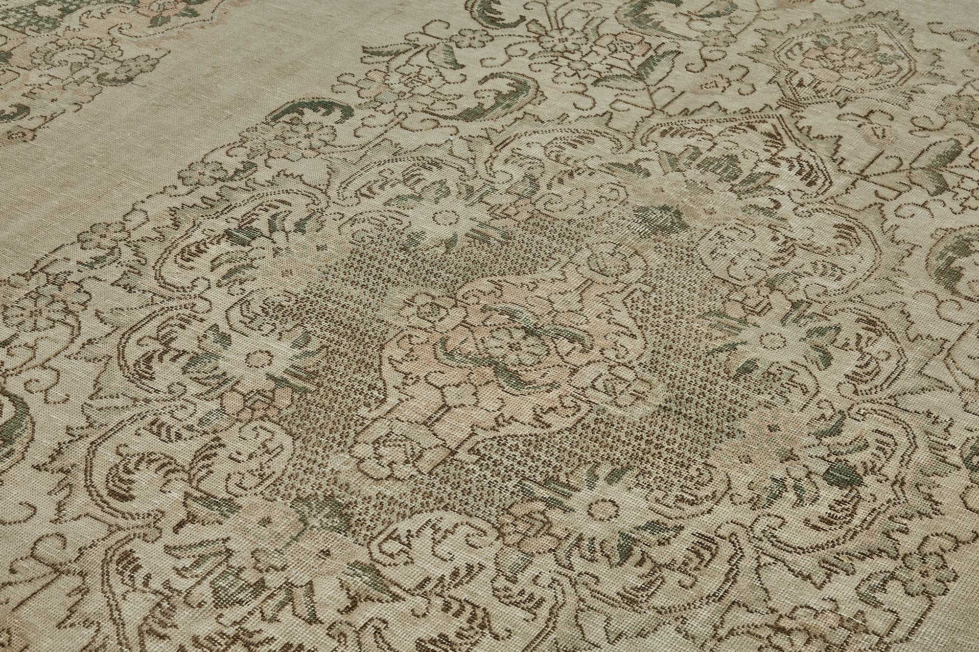Pearl Persian — 3.03 x 3.96