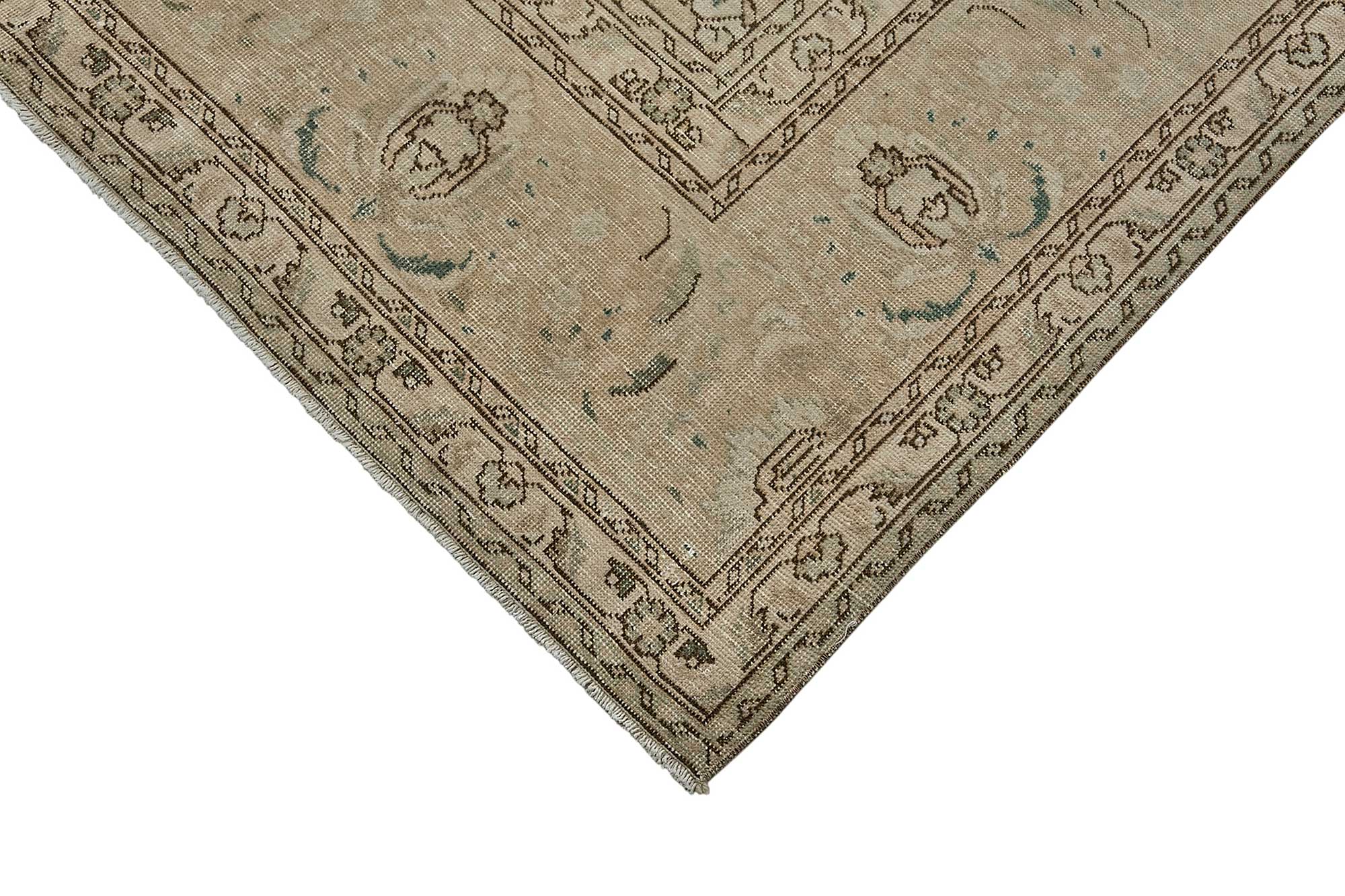 Bisque Persian — 2.96 x 3.85