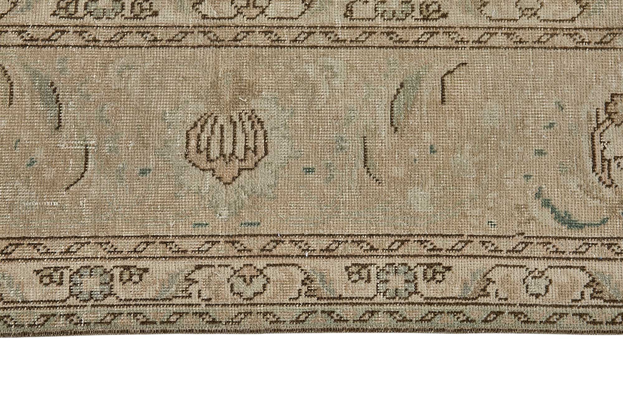 Bisque Persian — 2.96 x 3.85