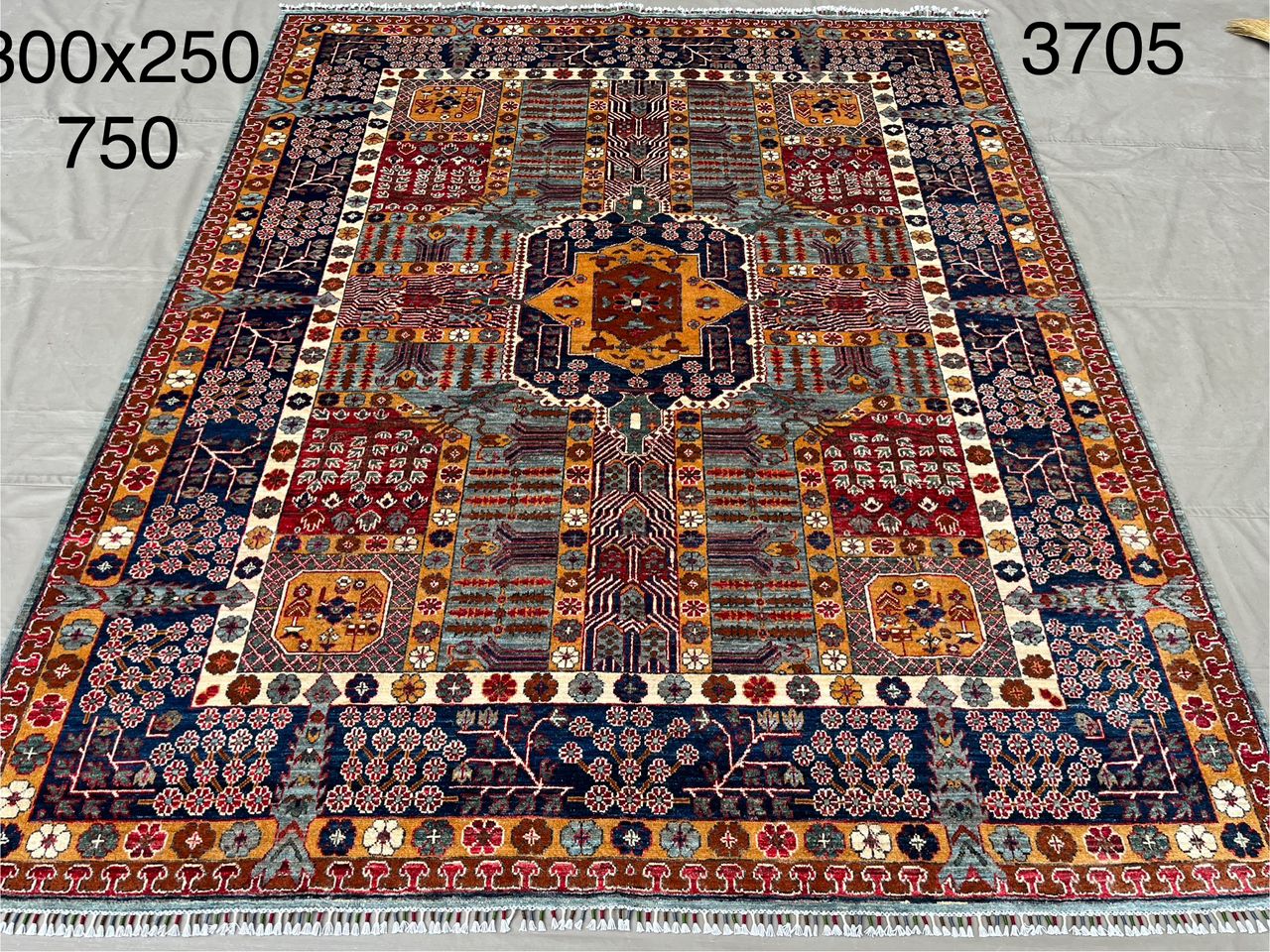 Afghan Rug 005 - 250x300 cm