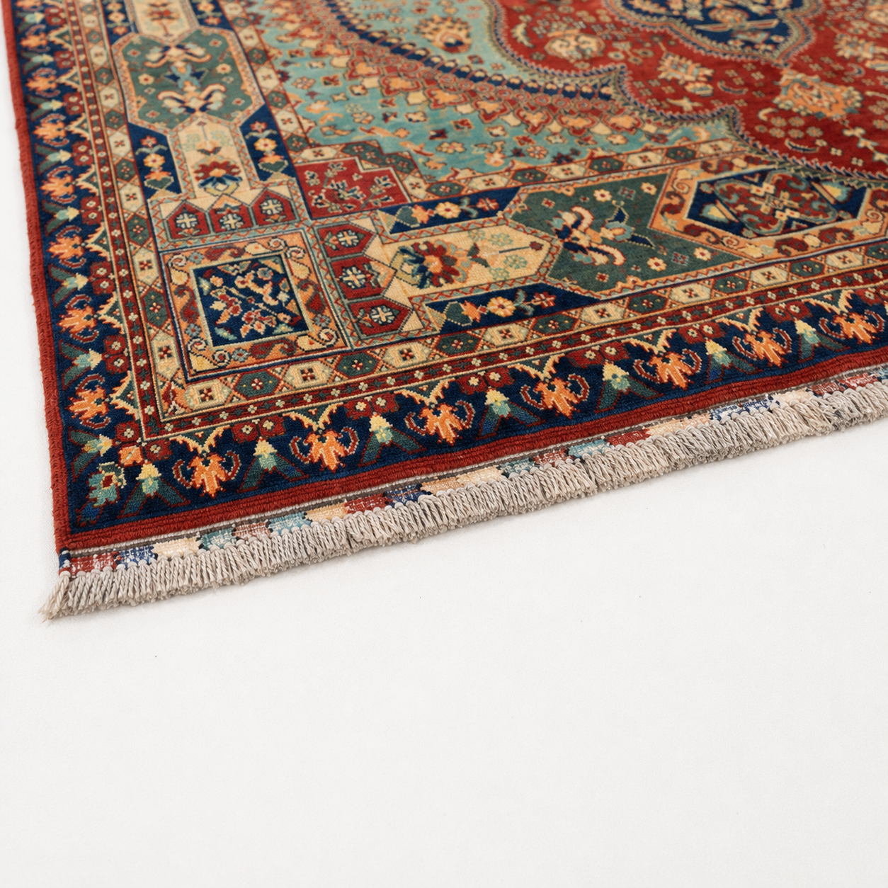 Taj-e-Badakhshan Afghan Ghazni wool rug, hand-knotted detail