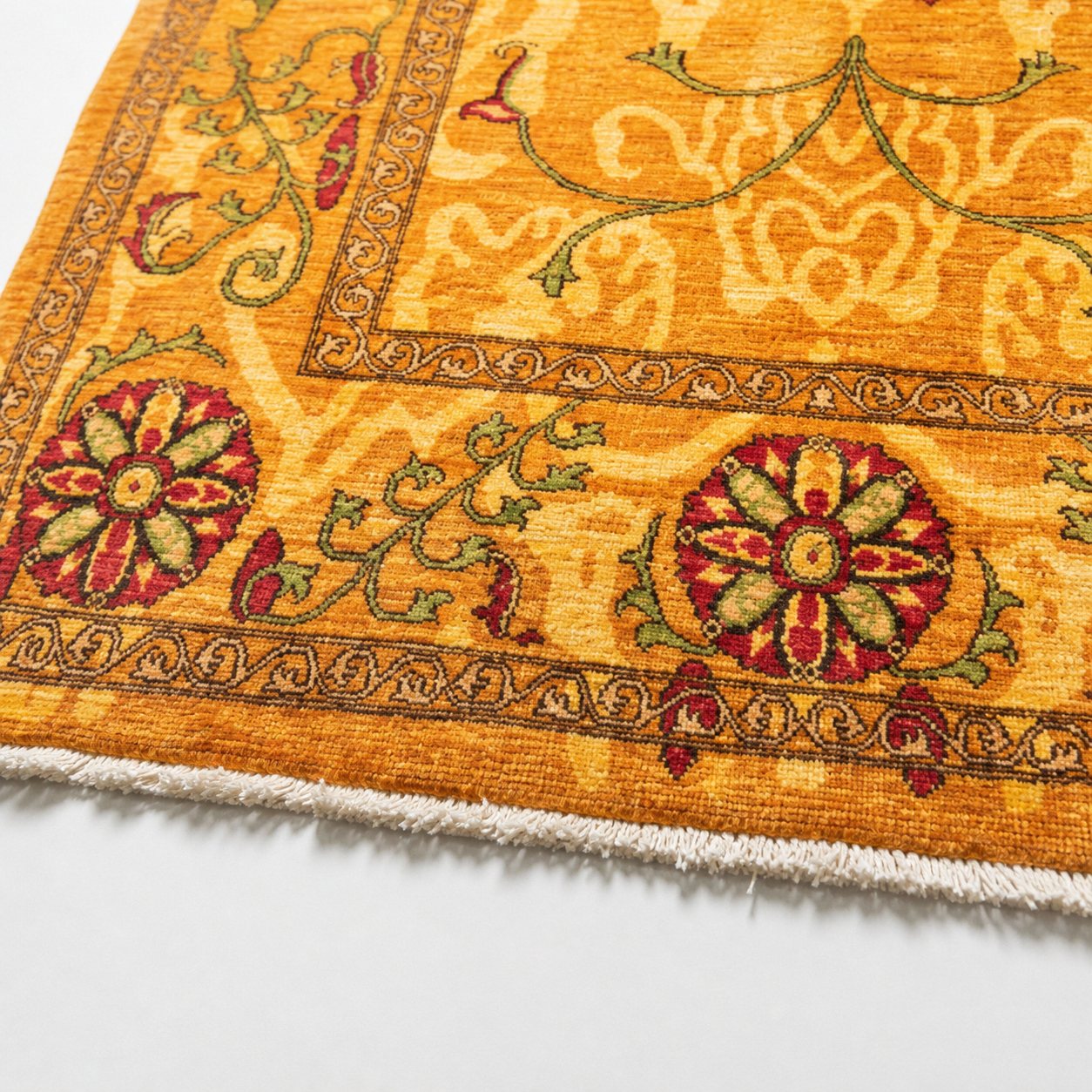 Zar-e-Bamyan Afghan Ghazni wool rug, hand-knotted detail