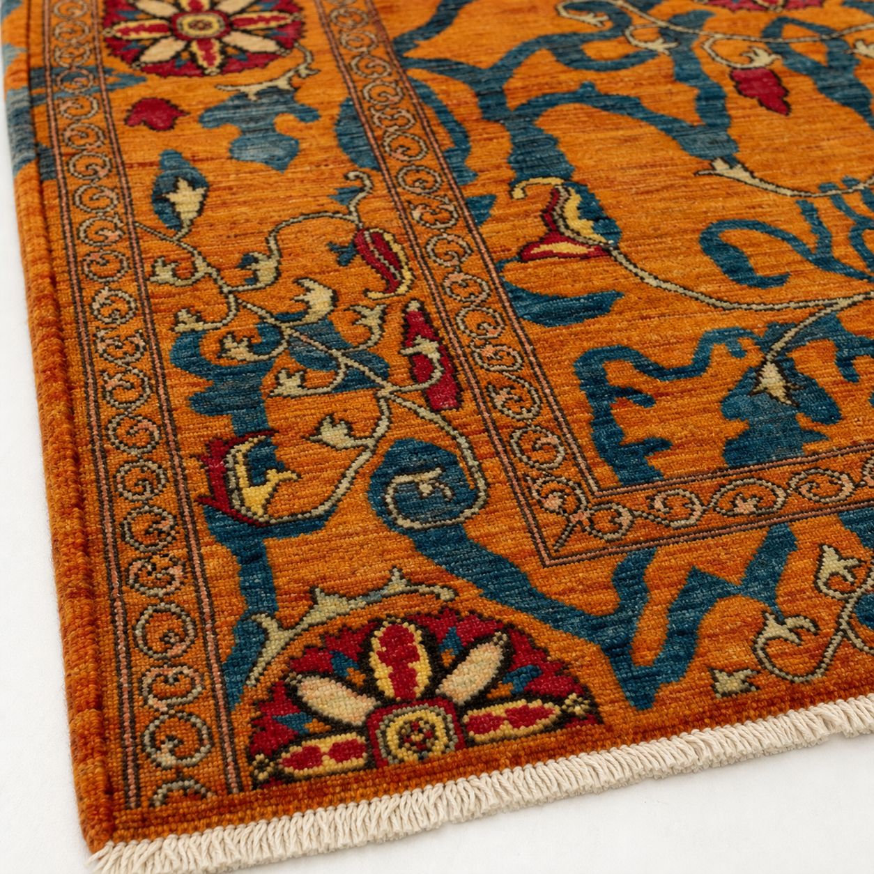 Narang-e-Kabul Afghan Ghazni wool rug, hand-knotted detail