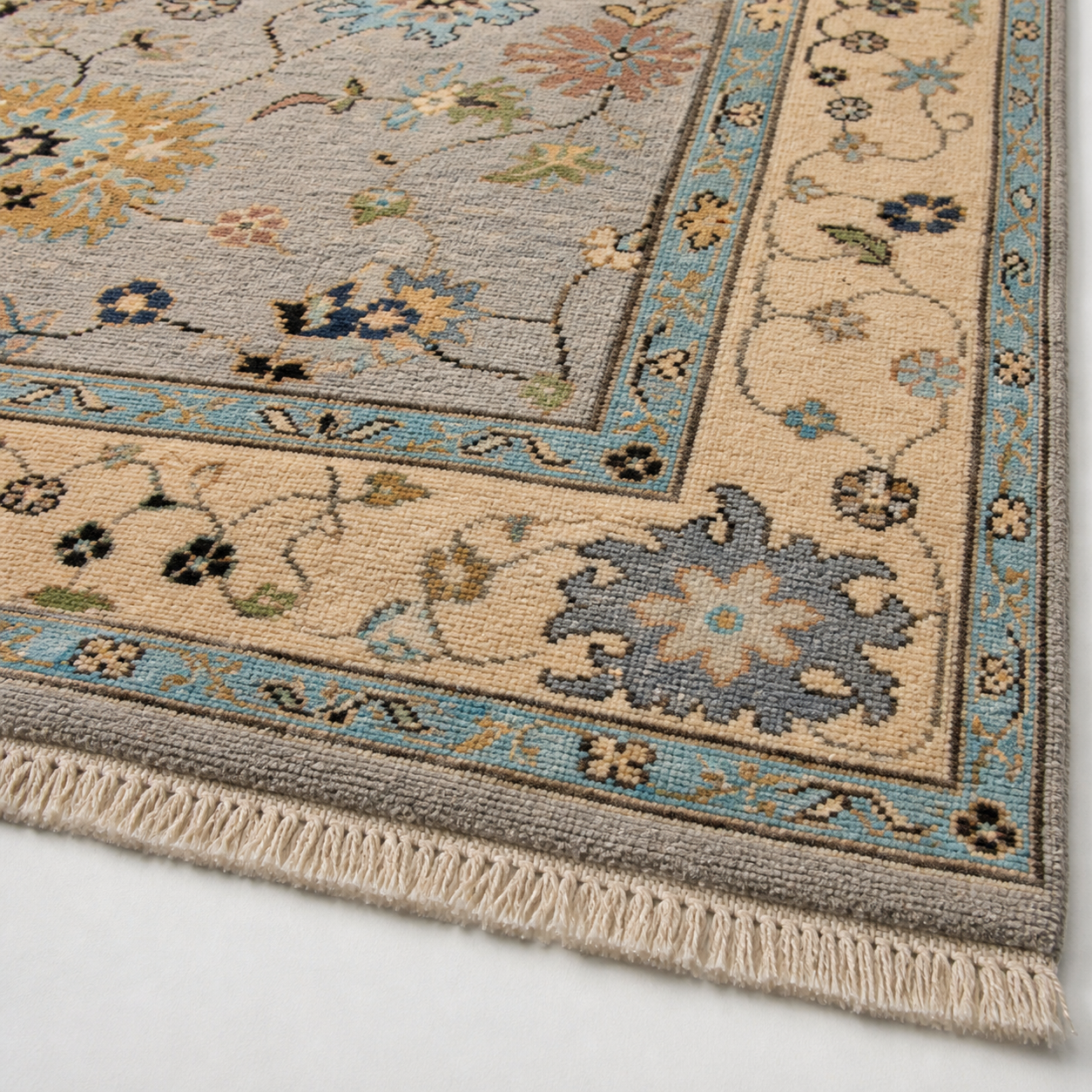 Sahab-e-Bamyan Afghan Ghazni wool rug, hand-knotted detail