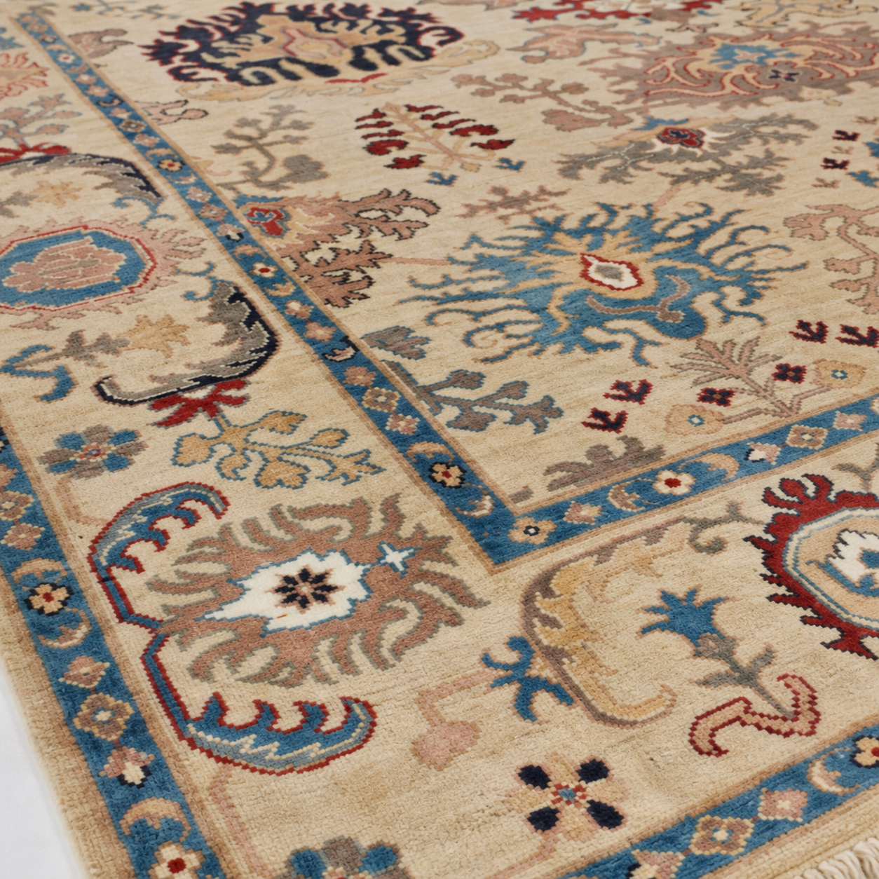 Nasim-e-Kabul Afghan Ghazni wool rug, hand-knotted detail